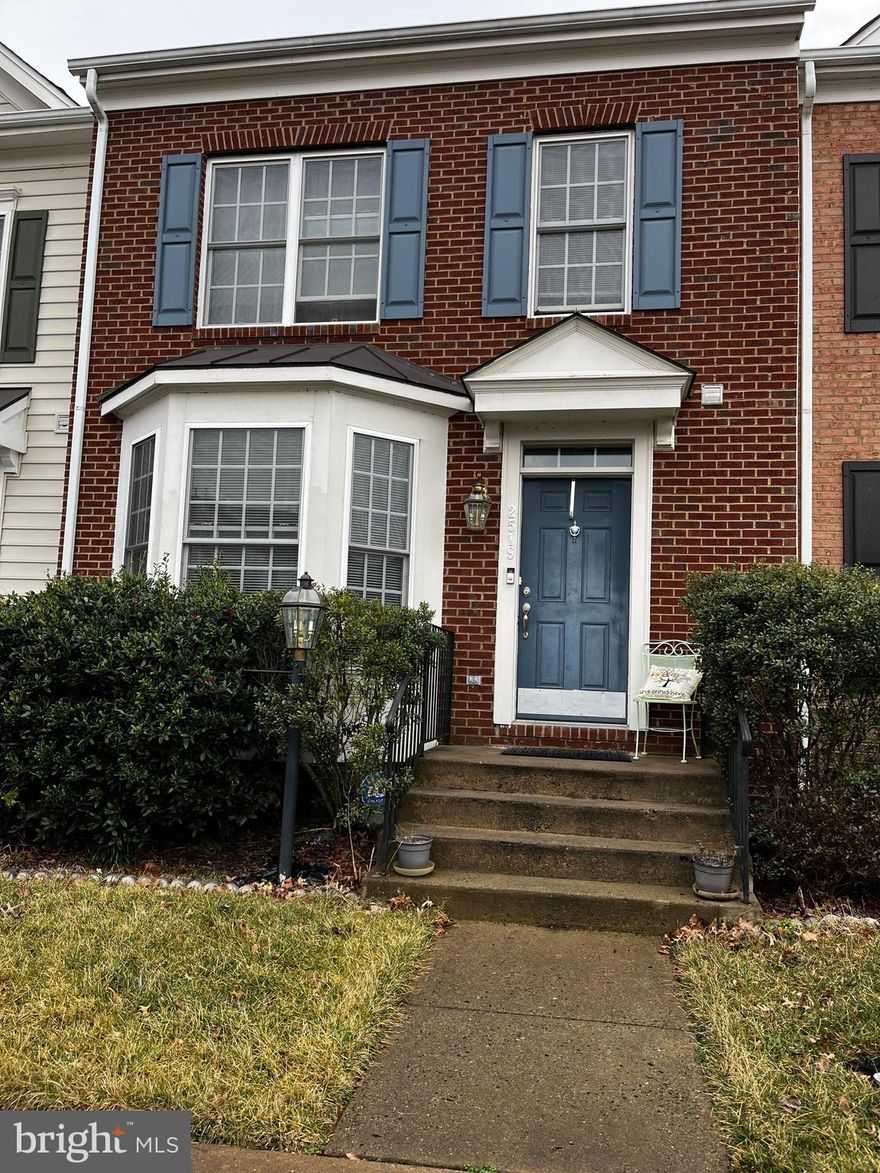 Spacious 3 level town house in the sought after River Oaks community. Theis coxy home offers an open floor plan, hardwood floors, SS appliances, large kitchen/dinning room combo with a breakfast nook, and vaulted ceiling in the upstairs bedrooms. Large basement with two dens and a full bath with a walkout to the back yard. This home does need a little TLC.  listed below market value.