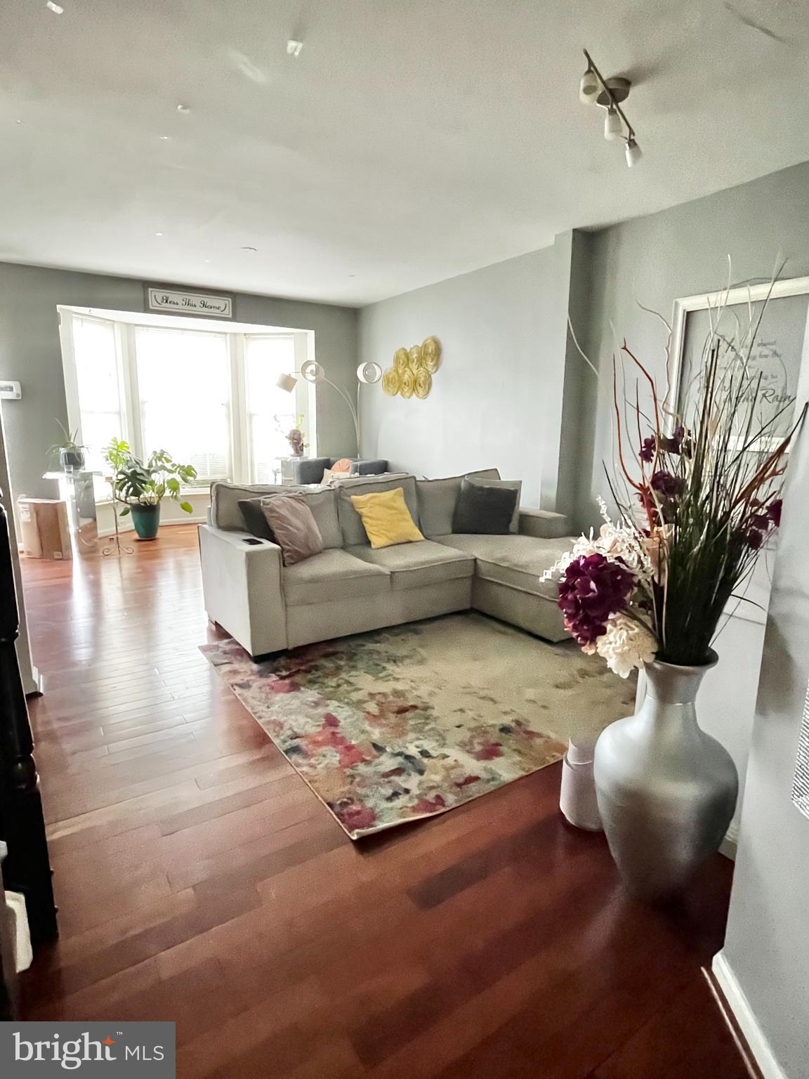 RIVER OAKS - Residential