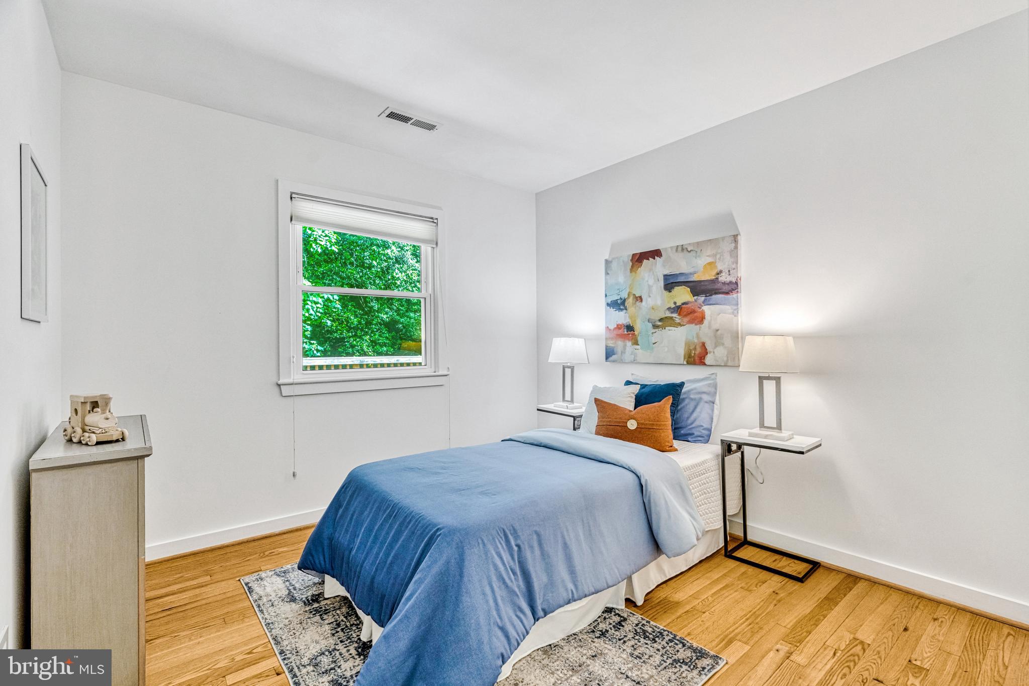 VIENNA WOODS - Residential