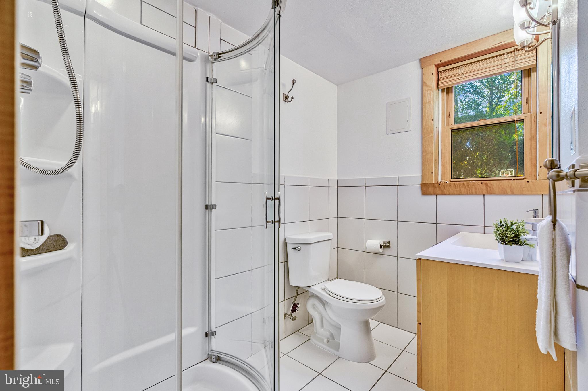 VIENNA WOODS - Residential