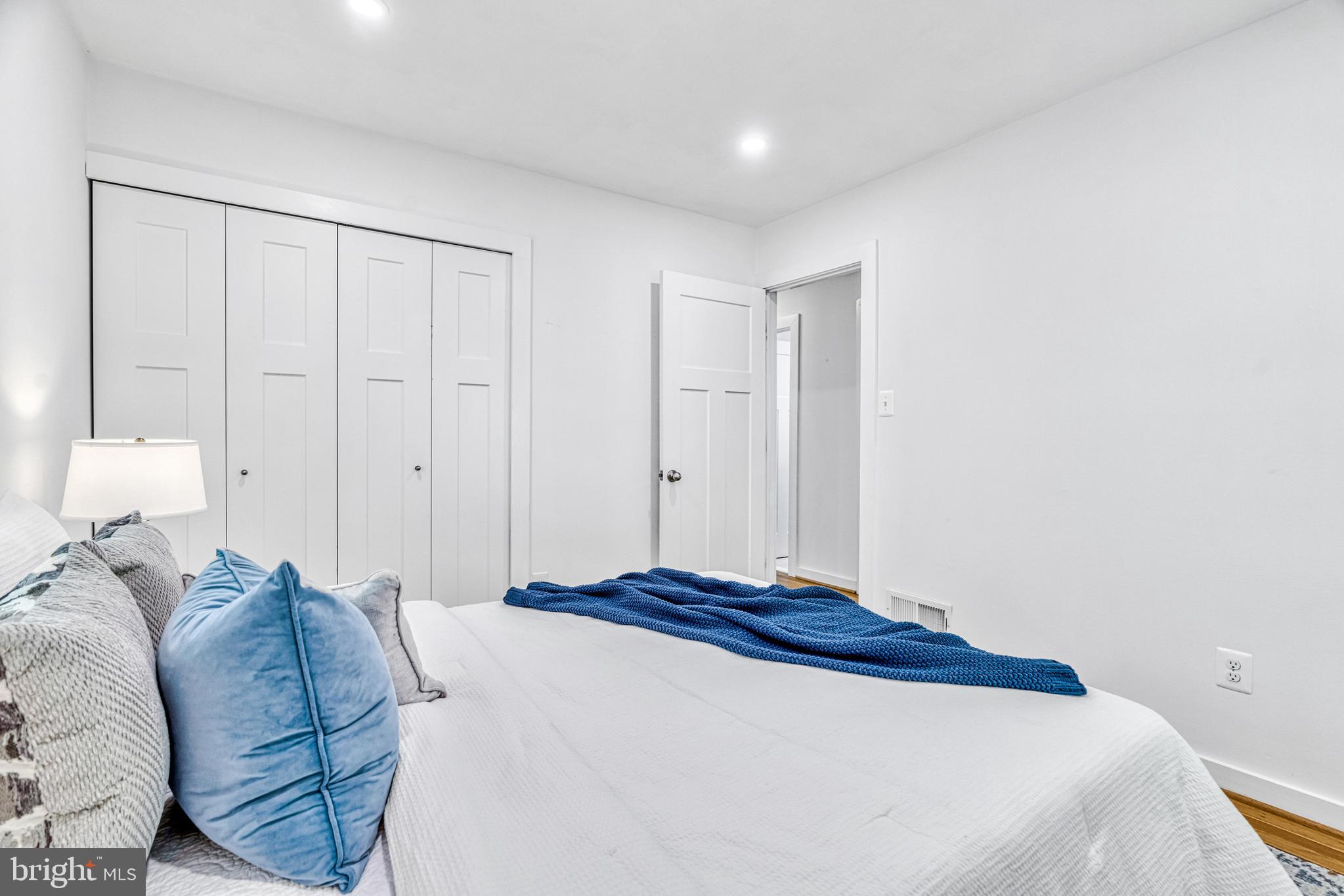 VIENNA WOODS - Residential