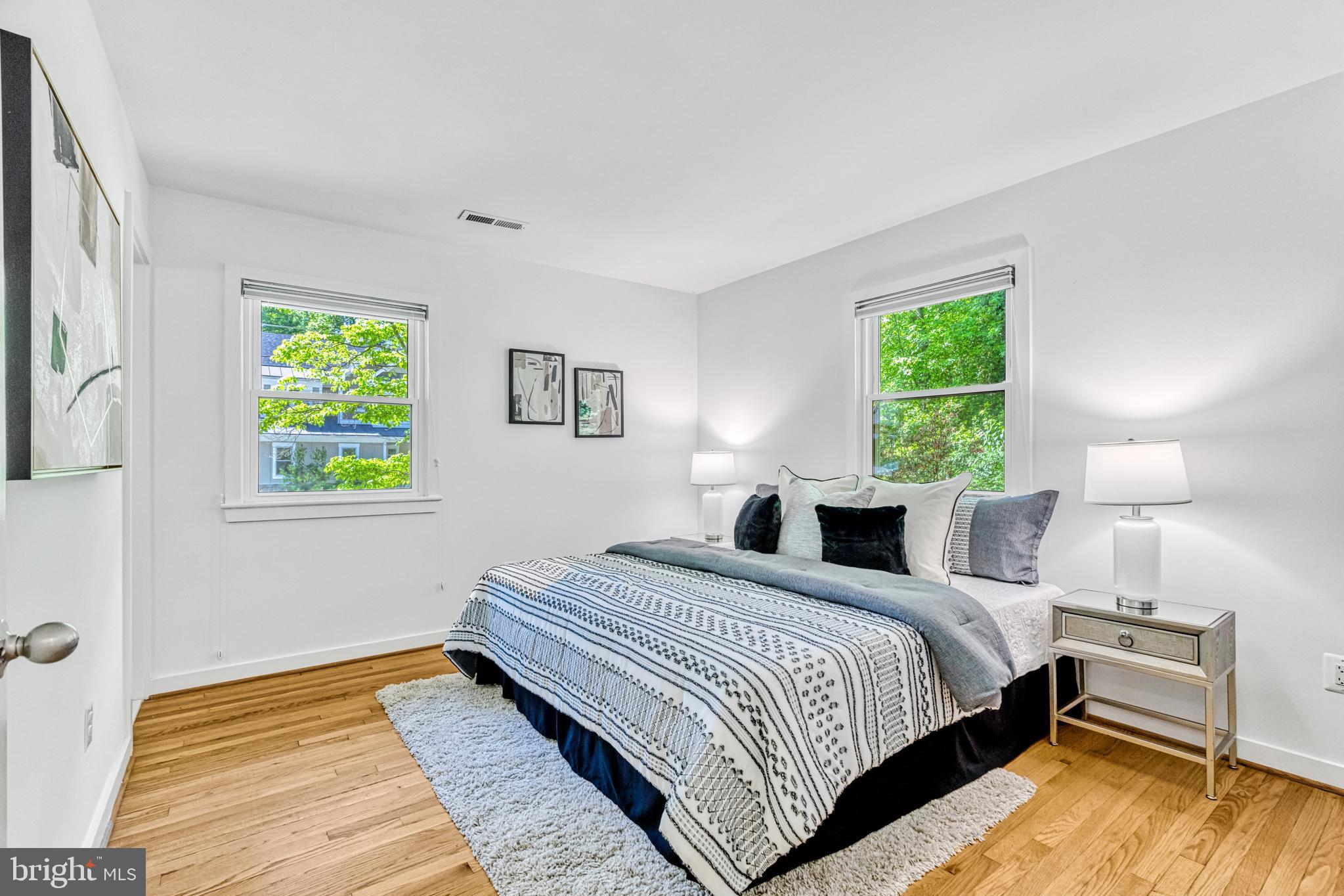 VIENNA WOODS - Residential