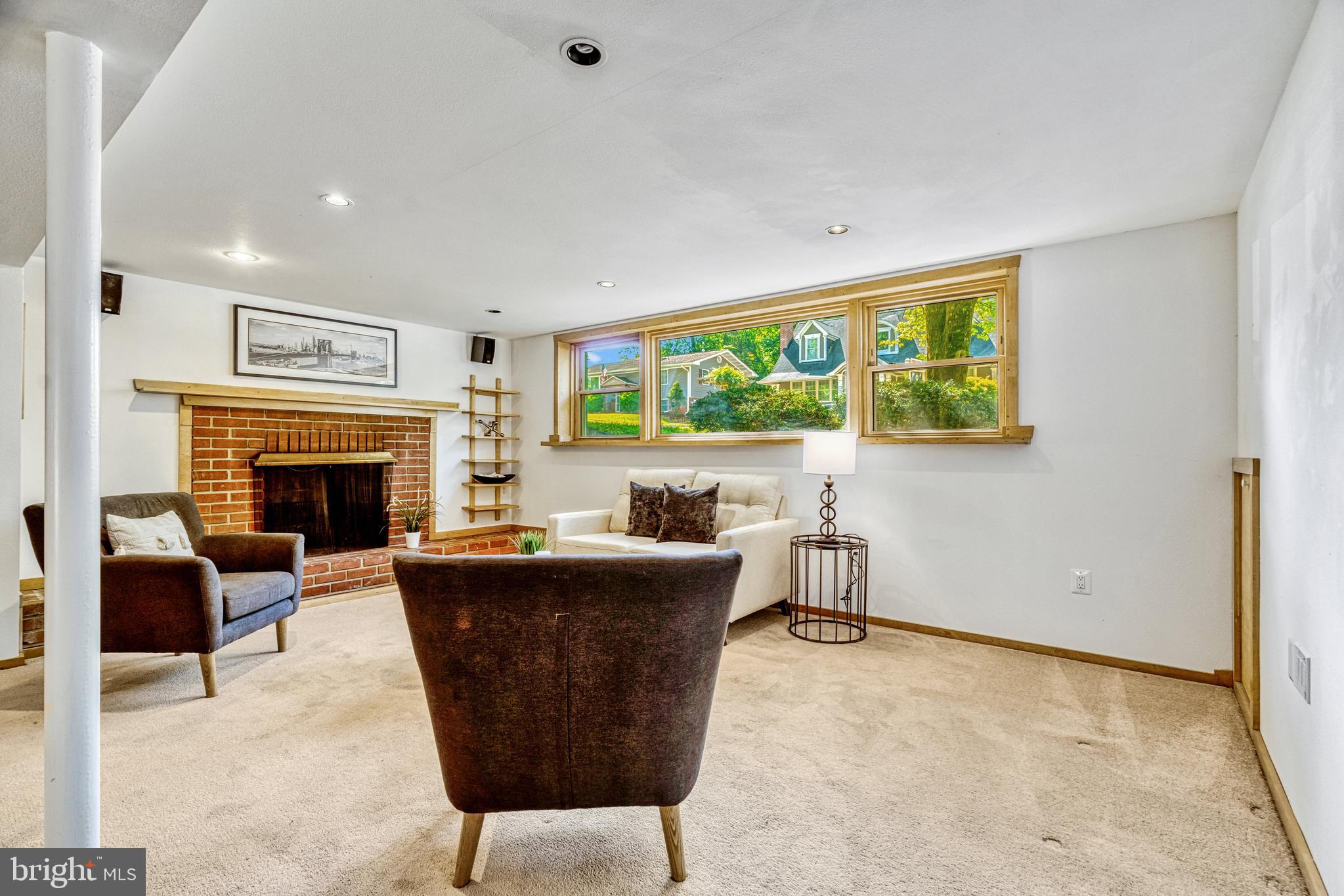 VIENNA WOODS - Residential