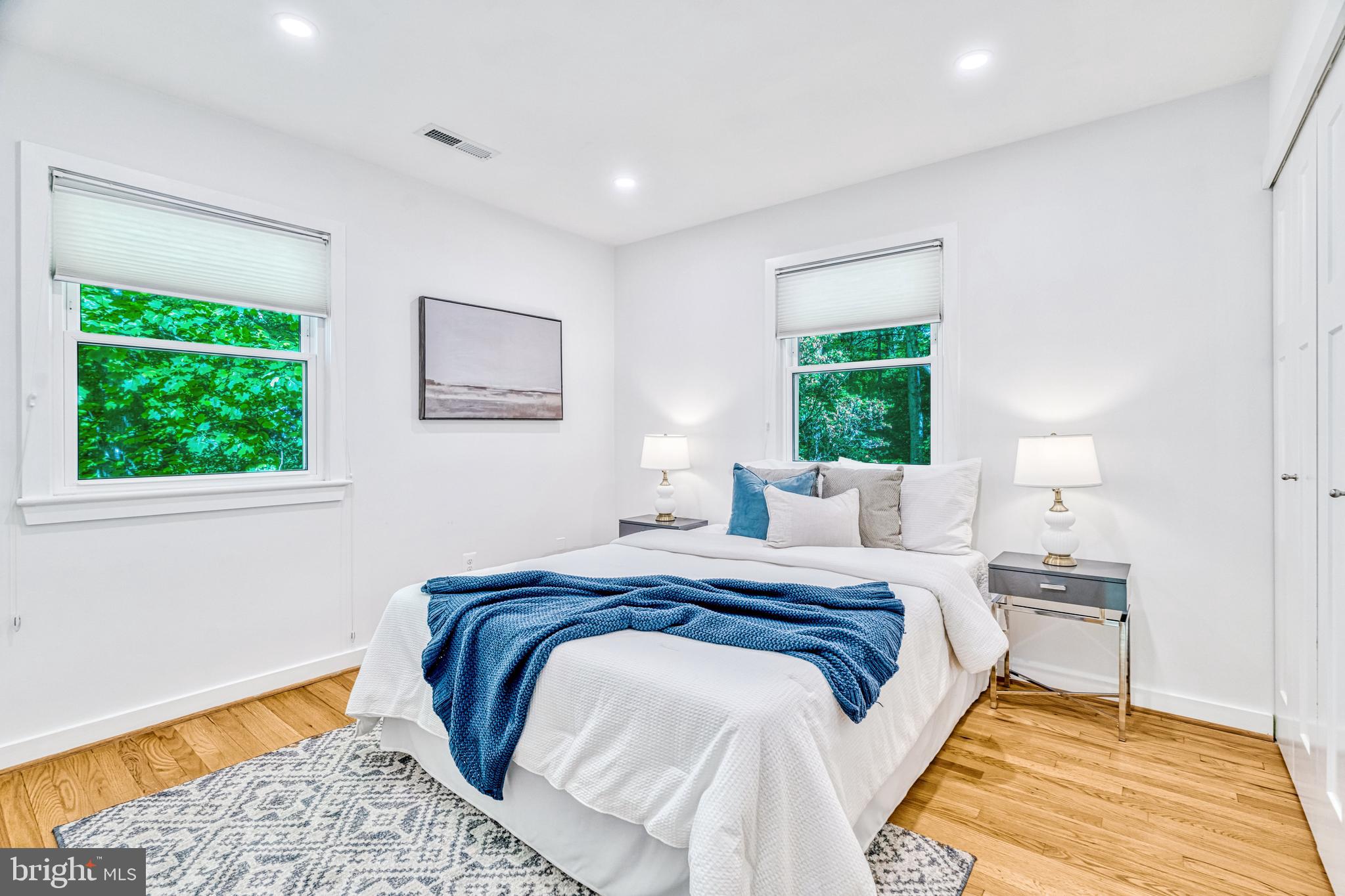 VIENNA WOODS - Residential