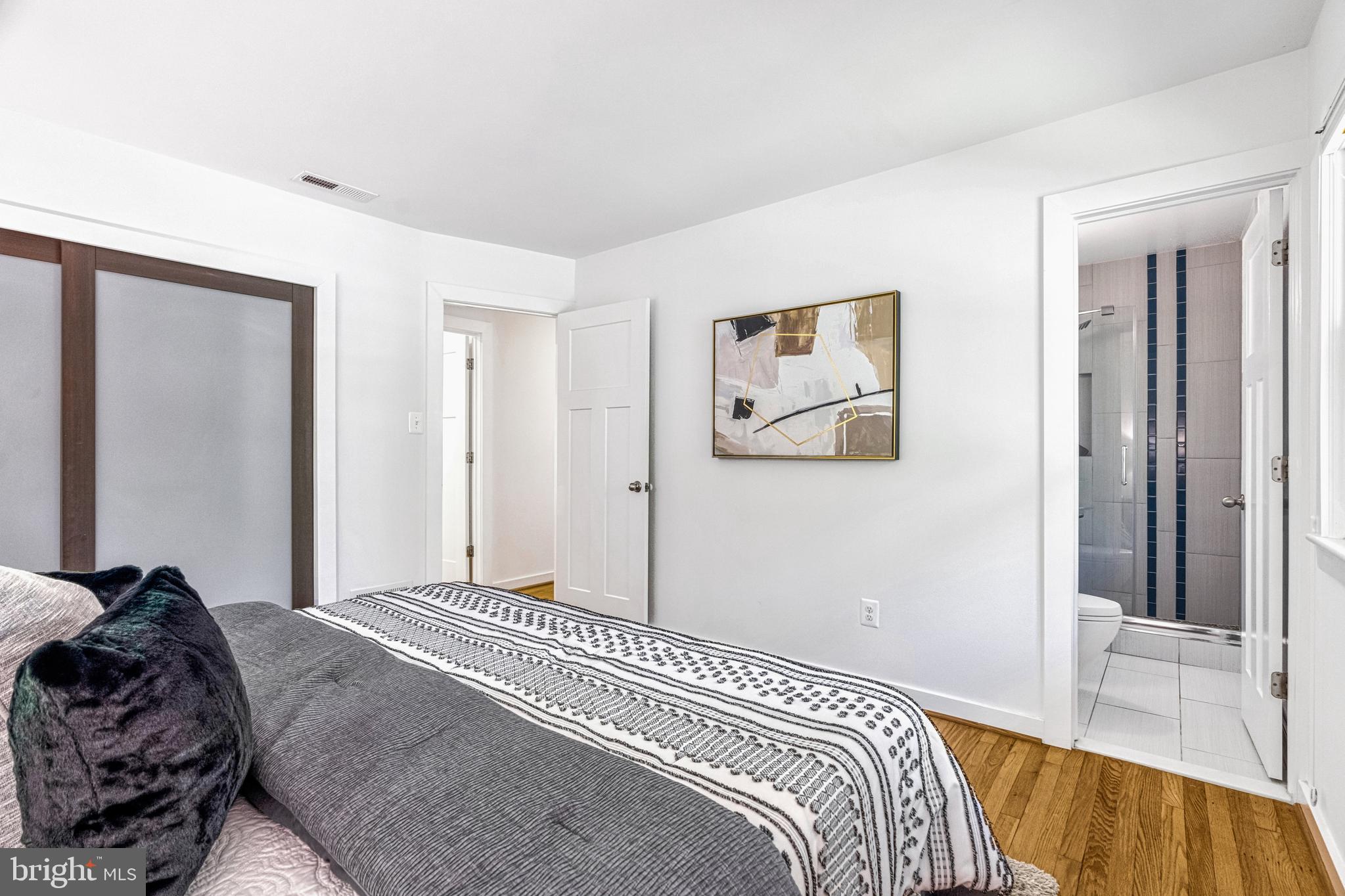 VIENNA WOODS - Residential