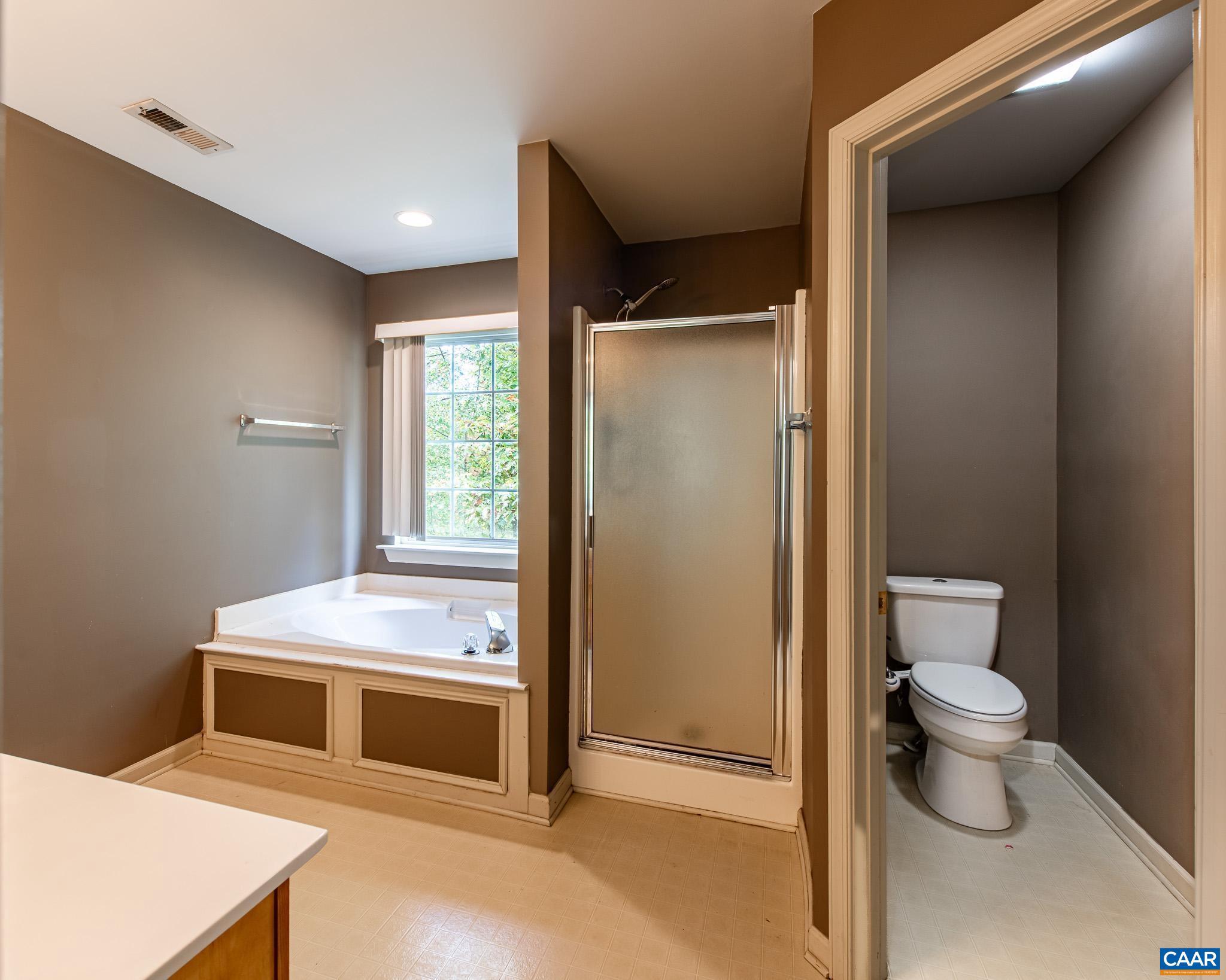 LAKE MONTICELLO - Residential