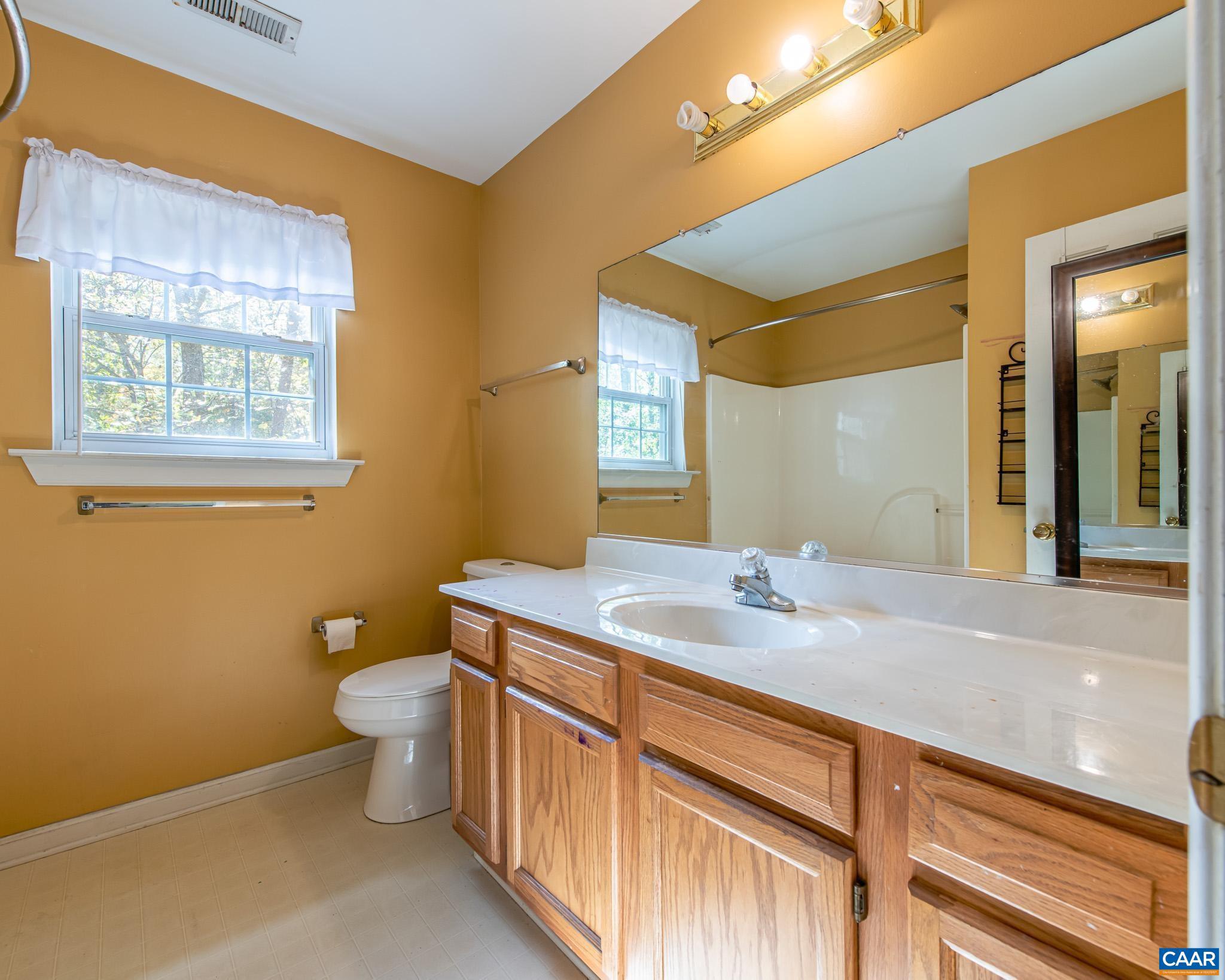 LAKE MONTICELLO - Residential