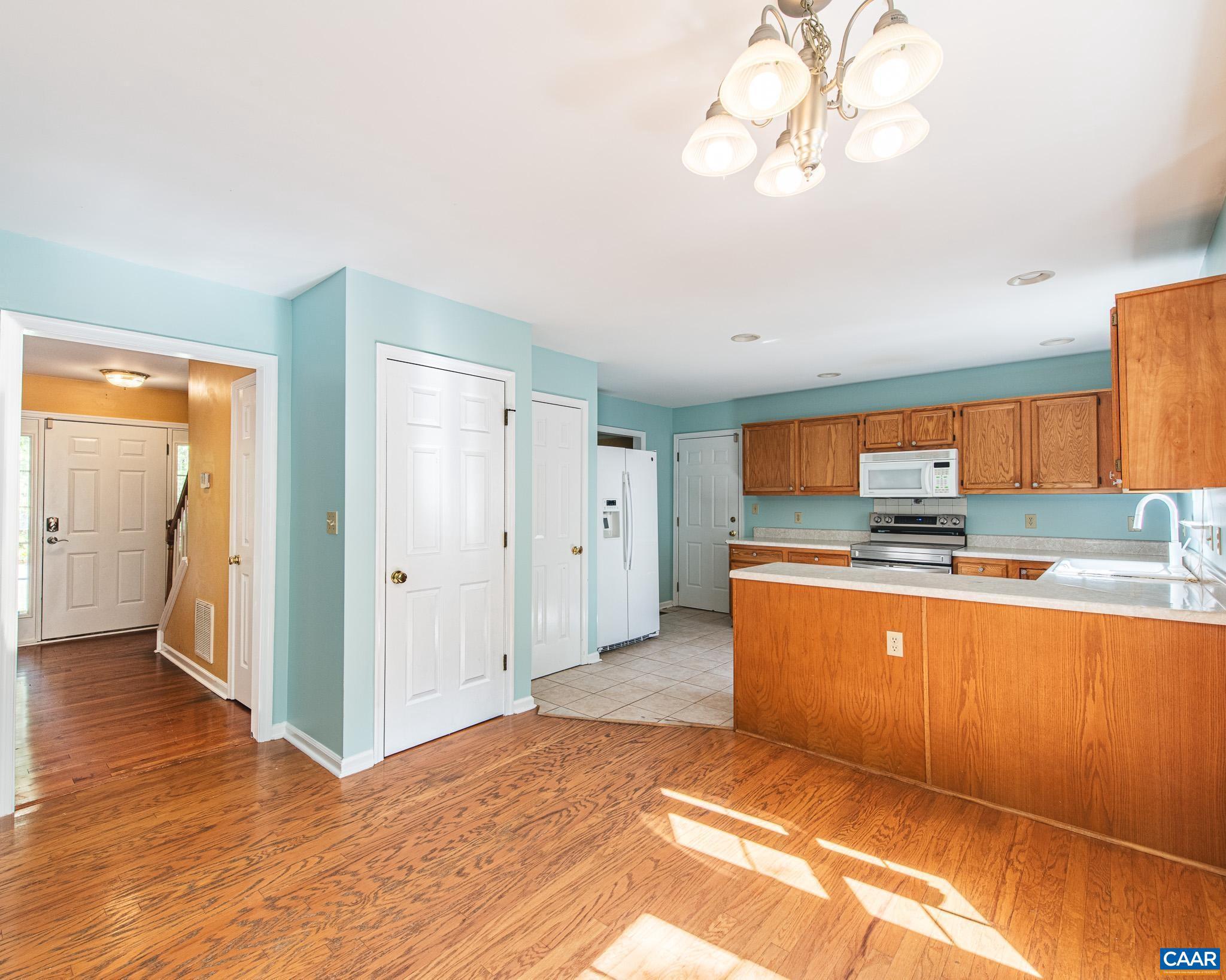 LAKE MONTICELLO - Residential