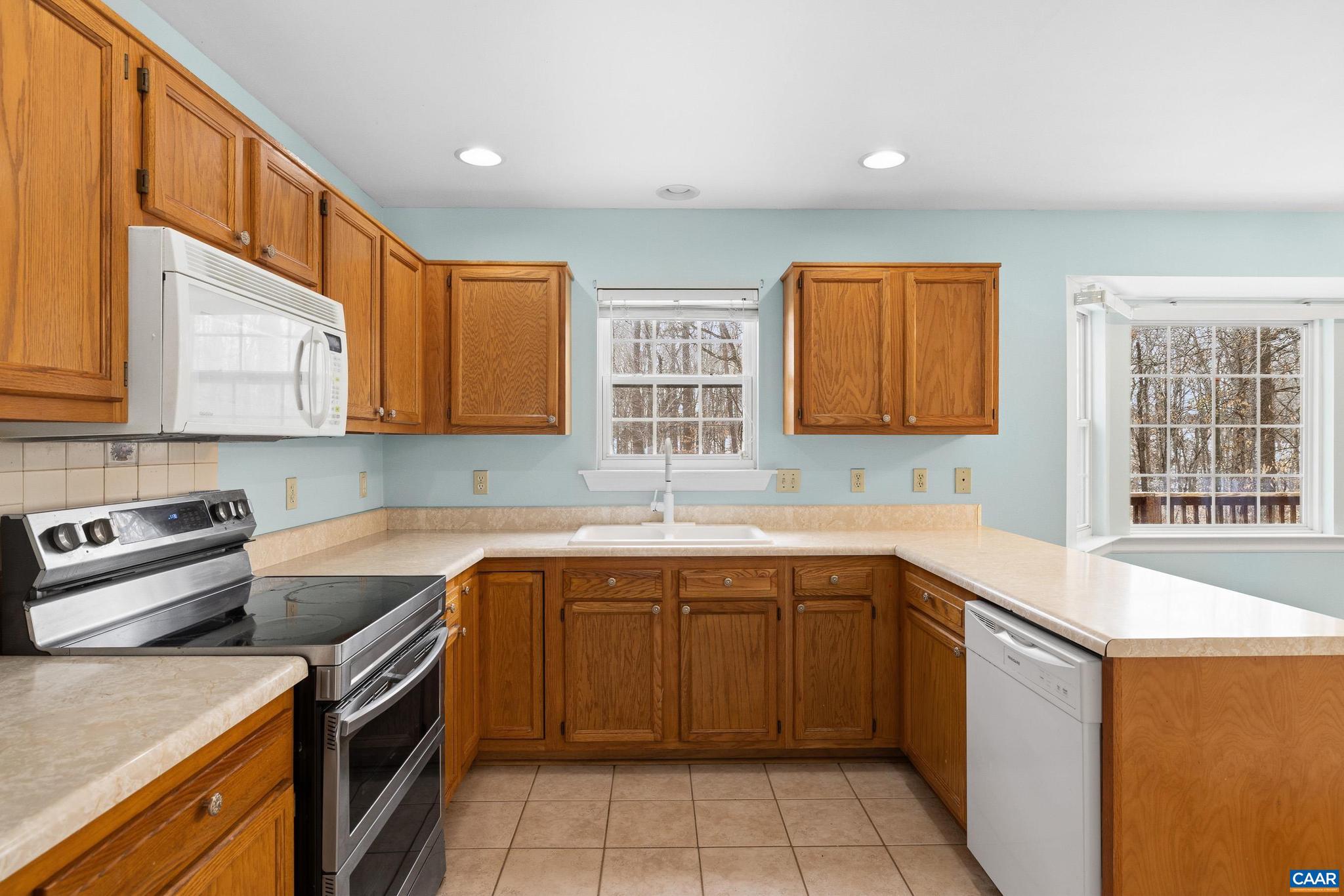 LAKE MONTICELLO - Residential