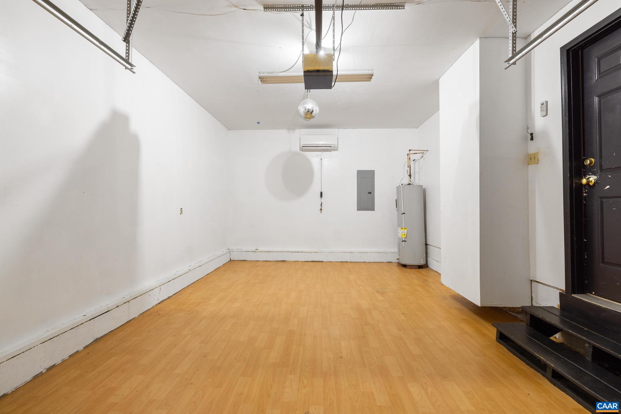 LAKE MONTICELLO - Residential