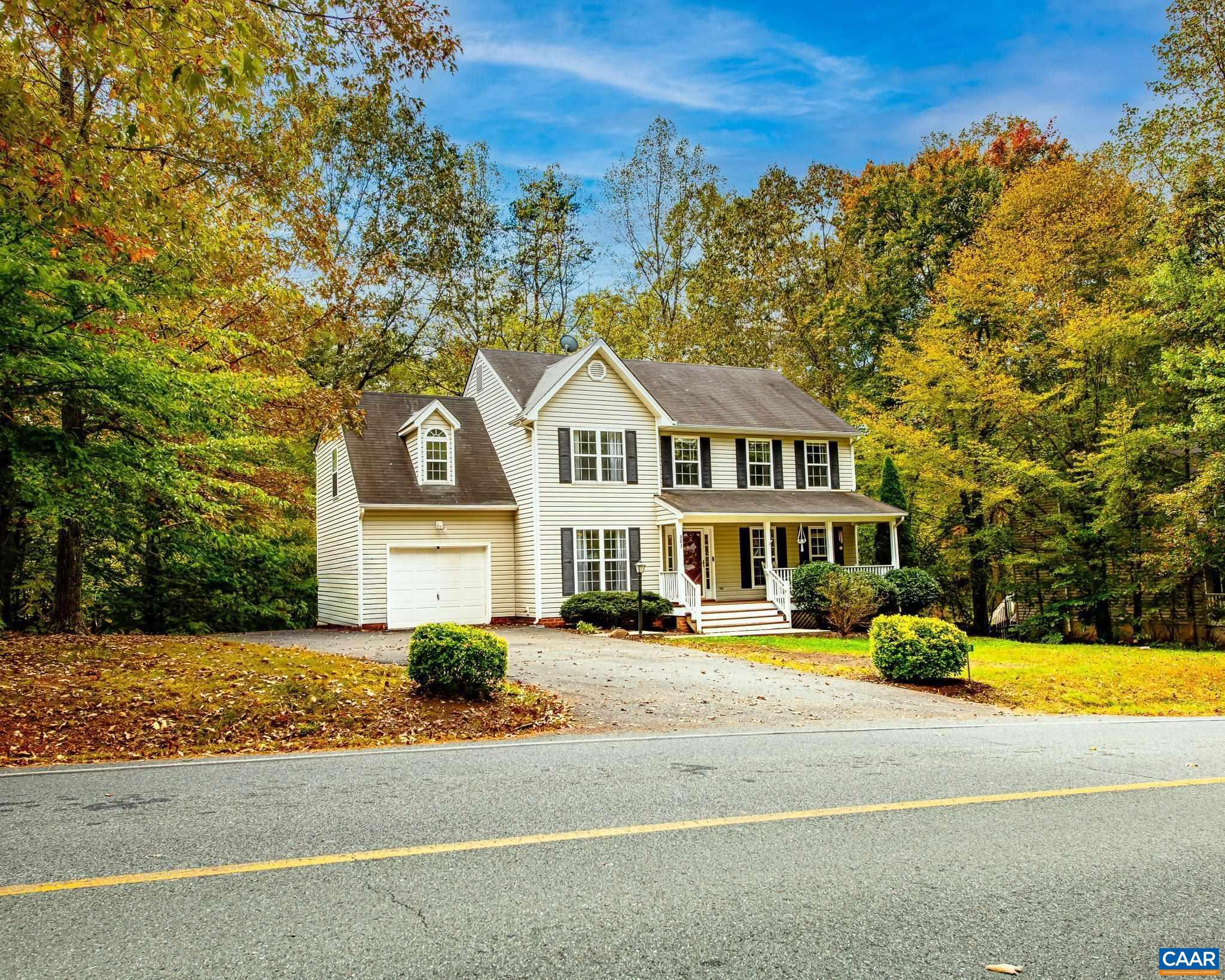 LAKE MONTICELLO - Residential