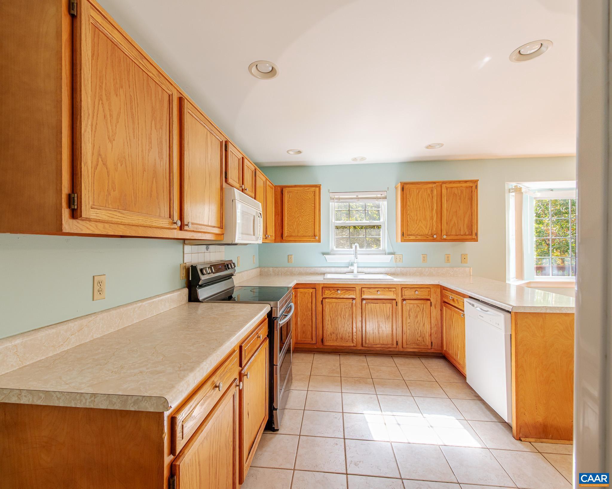 LAKE MONTICELLO - Residential