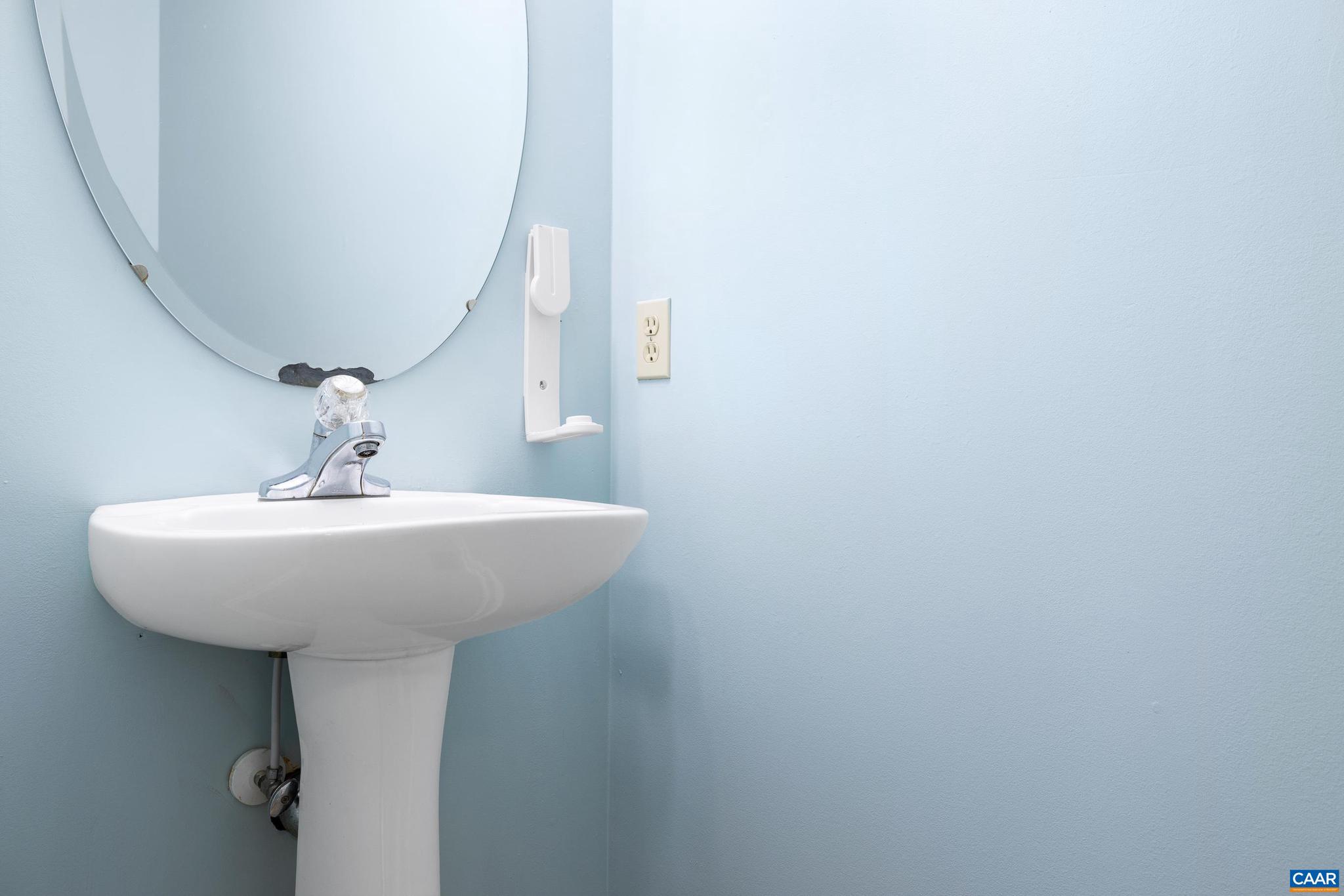 LAKE MONTICELLO - Residential