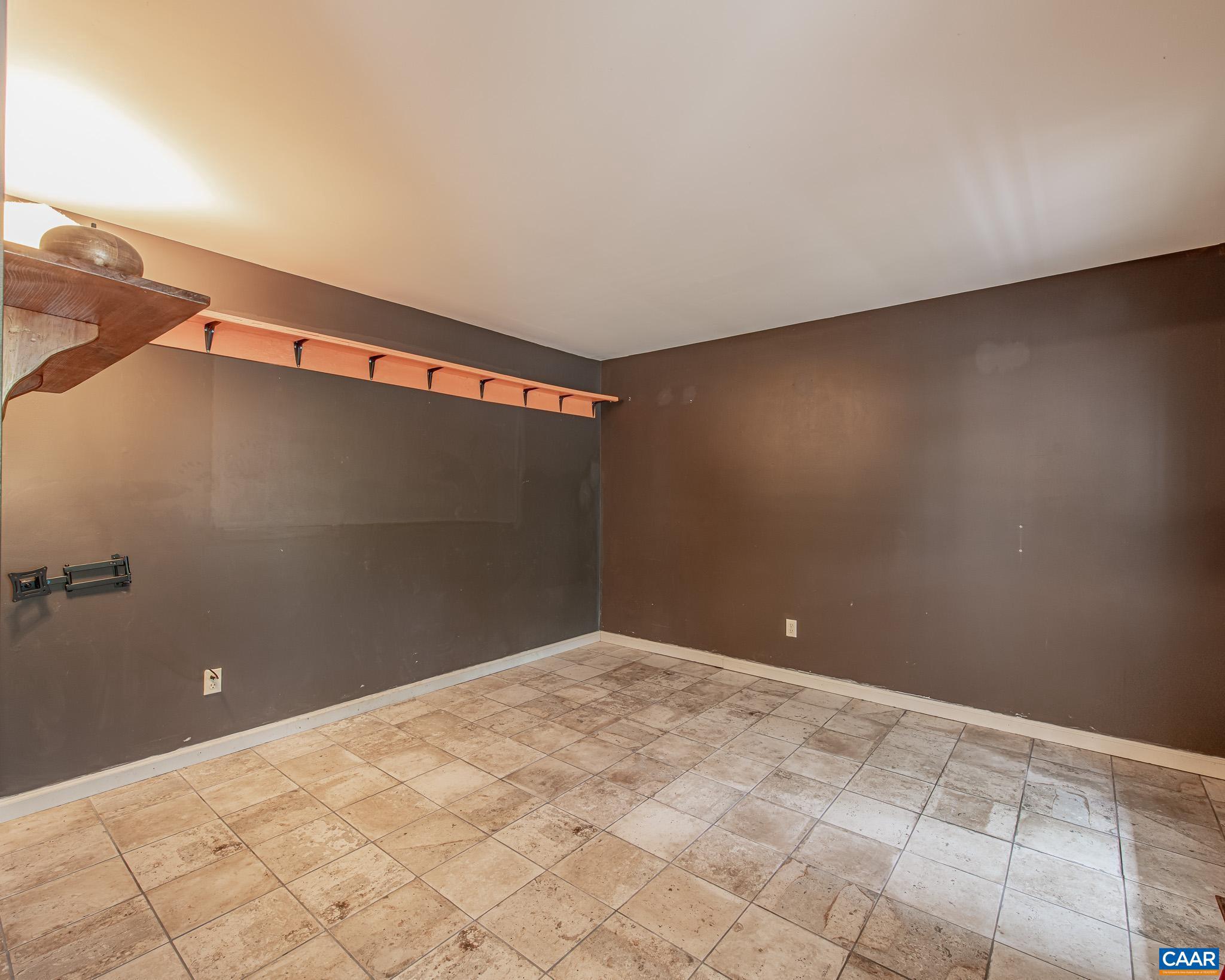 LAKE MONTICELLO - Residential