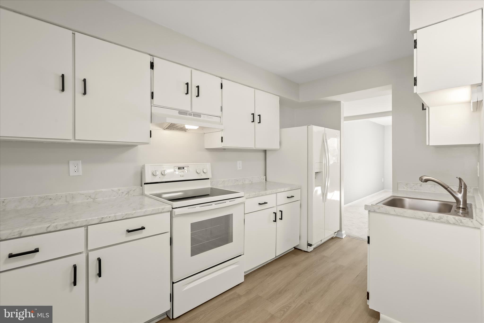 7047 KNIGHTHOOD LANE