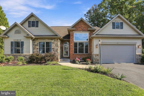 Photo of 321 Chestnut Circle, SHIPPENSBURG, PA 17257 (MLS # PACB2059542)