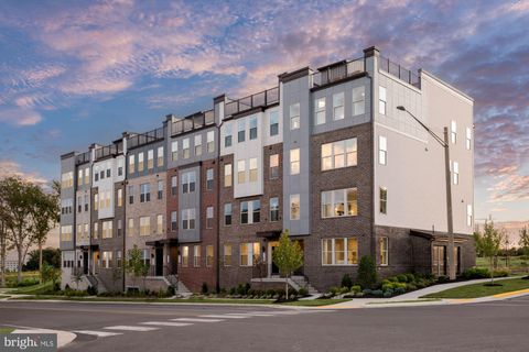 8592 LOVELACE STREET MANASSAS VA 20109