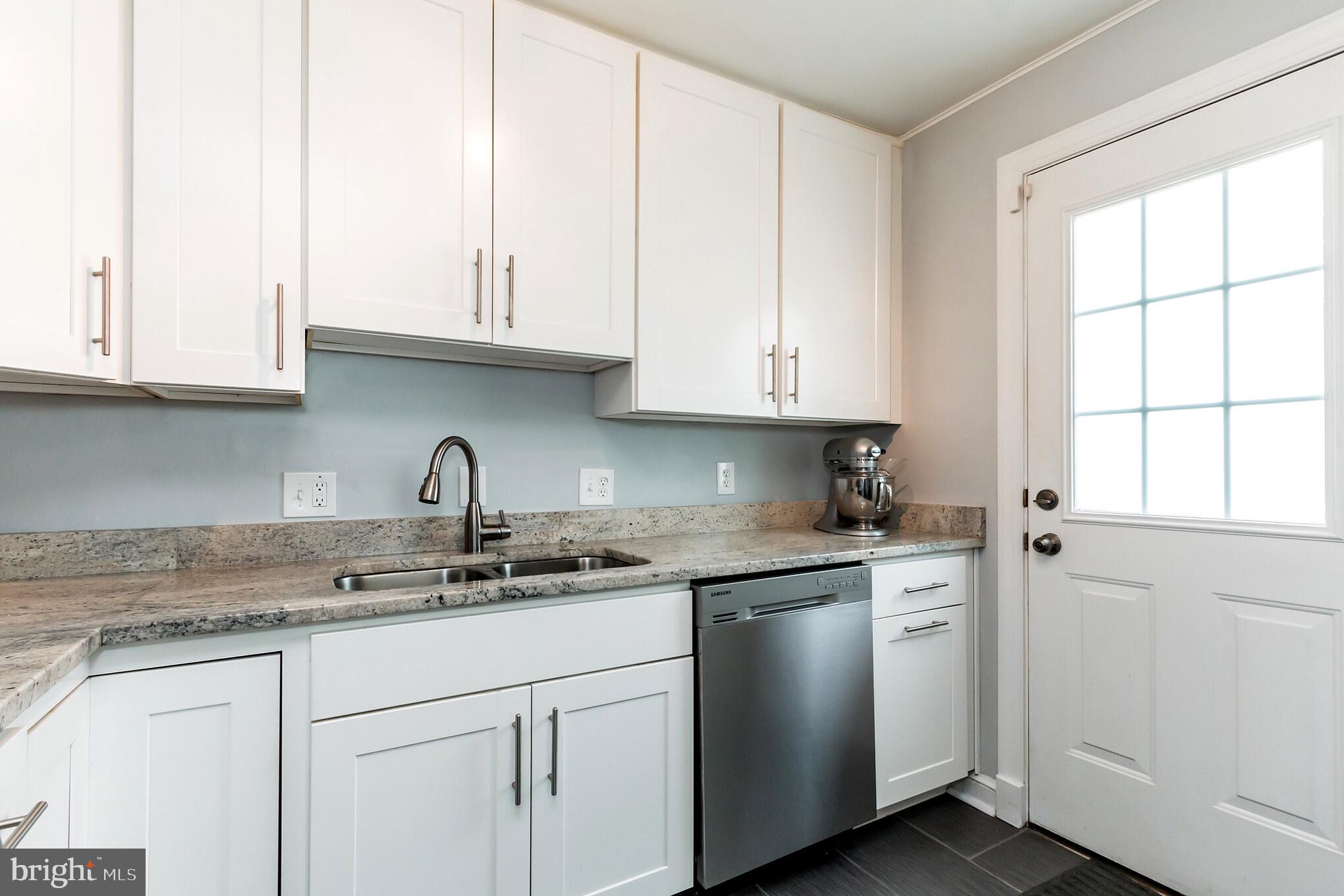 CAROLE HIGHLANDS - Residential