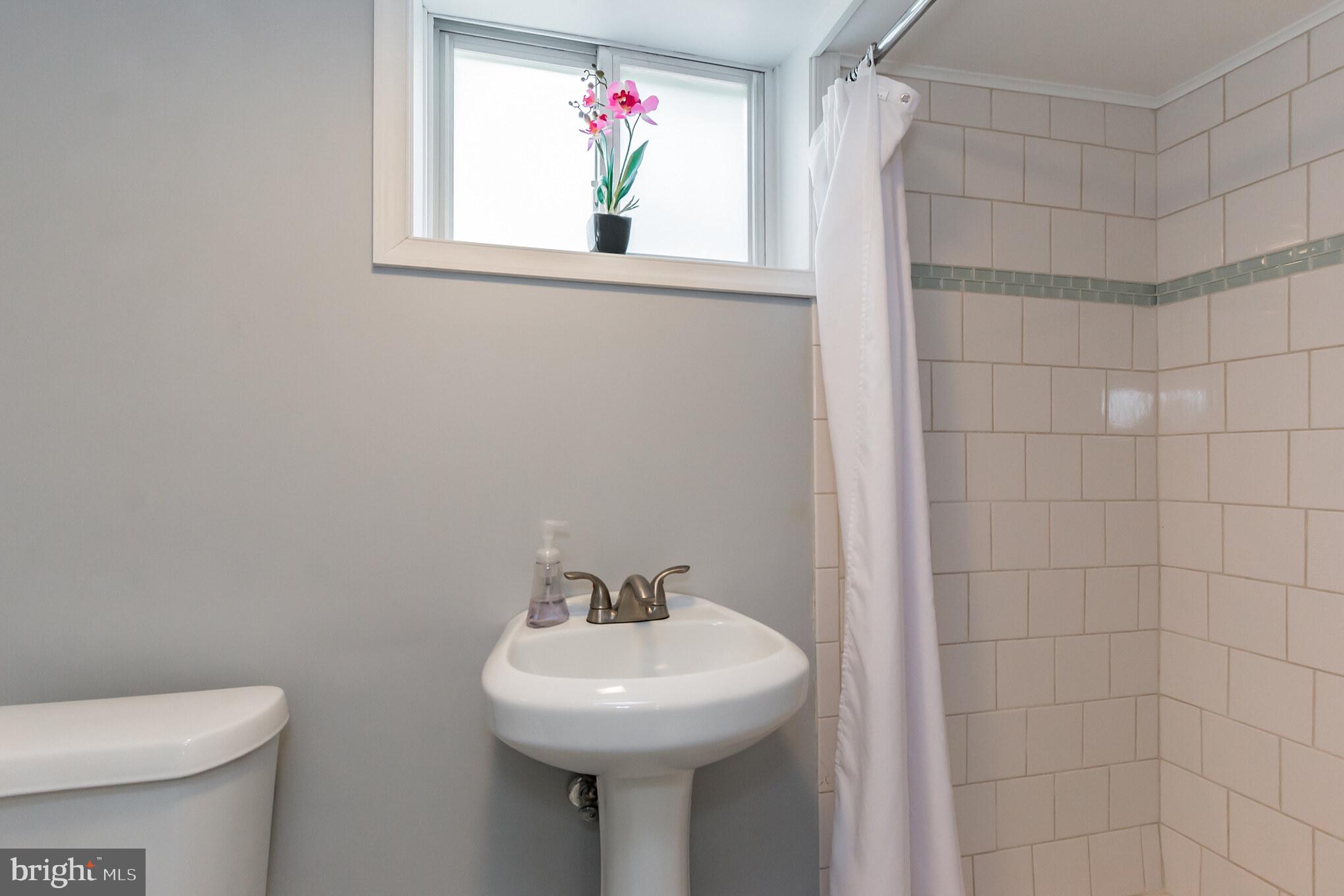 CAROLE HIGHLANDS - Residential