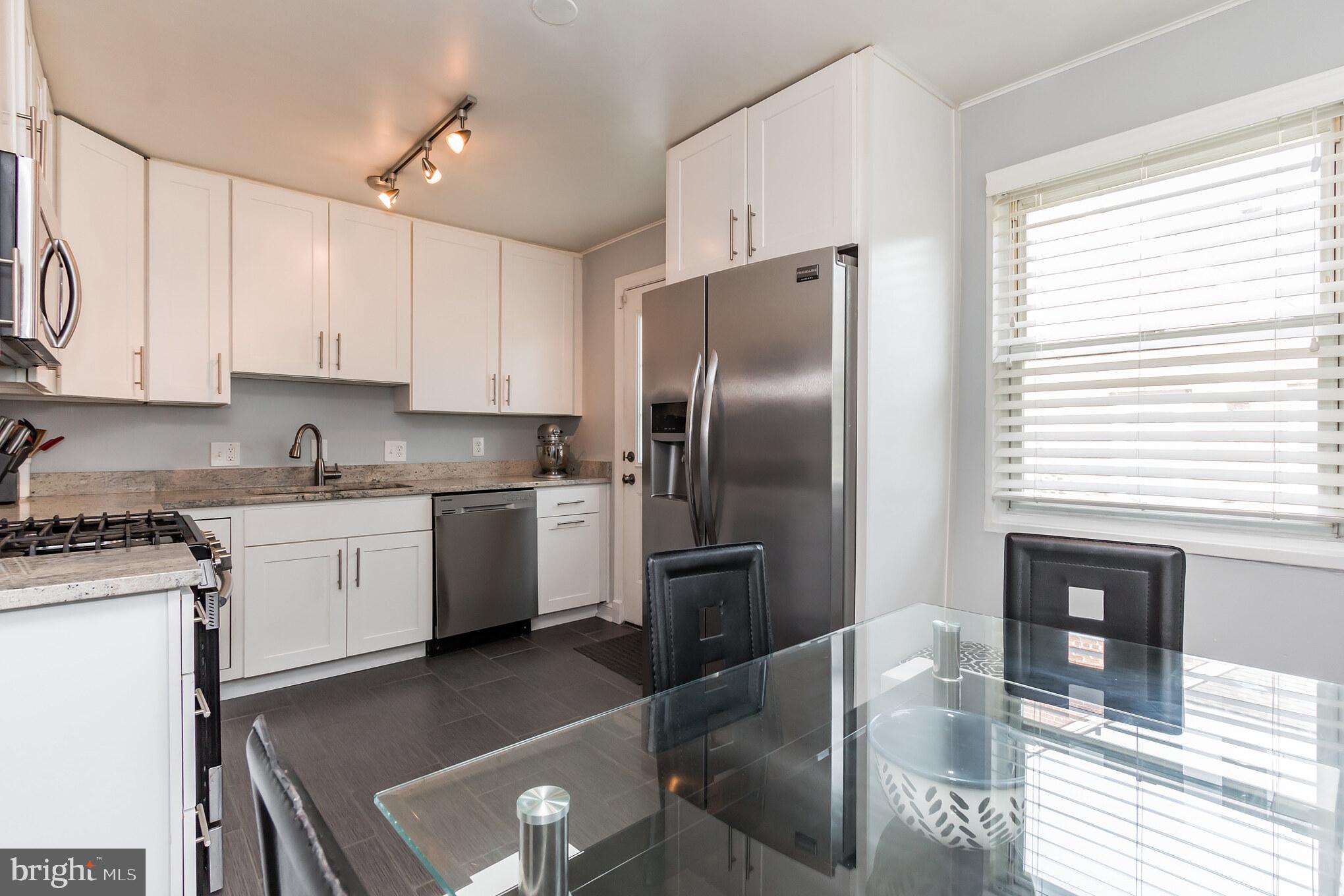 CAROLE HIGHLANDS - Residential