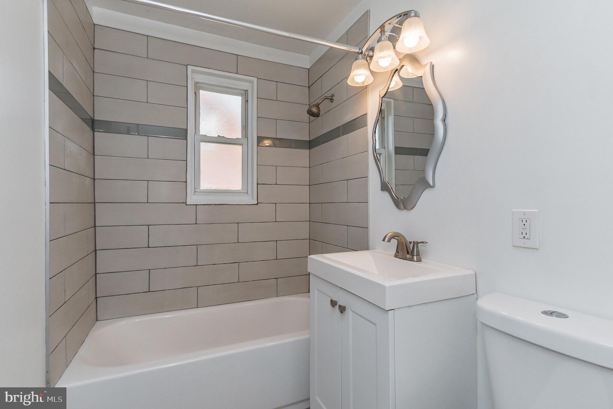 CAROLE HIGHLANDS - Residential