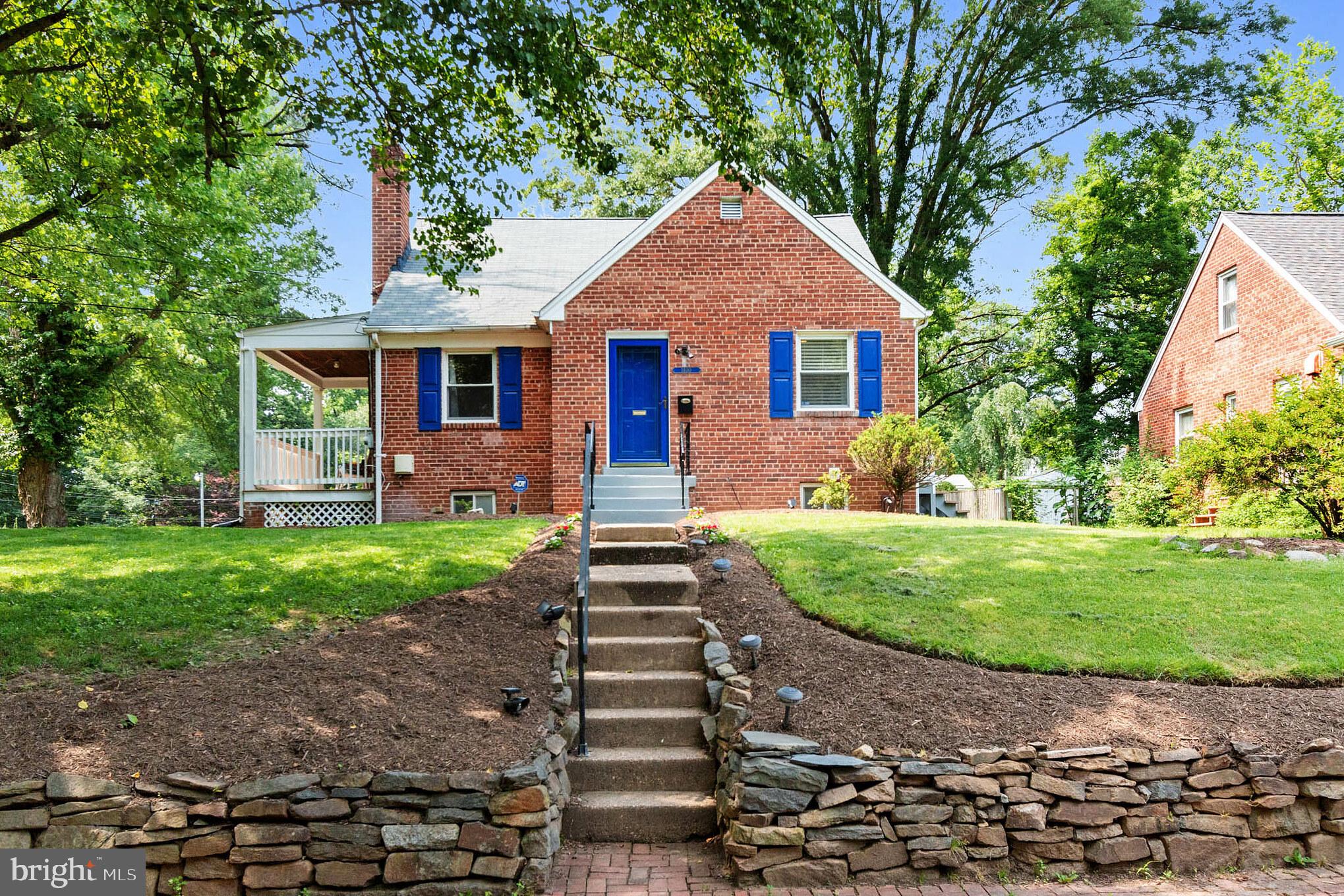 CAROLE HIGHLANDS - Residential