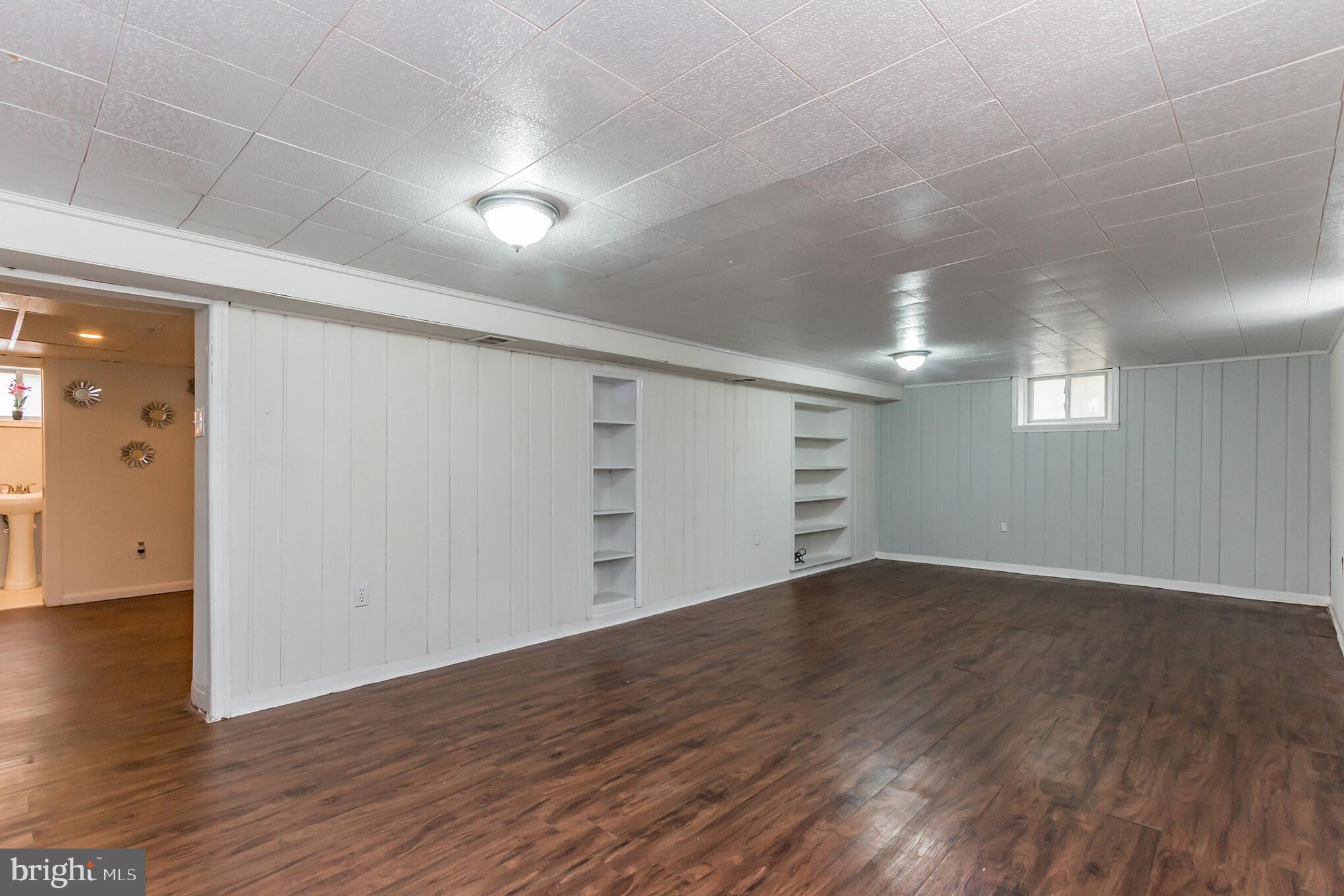 CAROLE HIGHLANDS - Residential