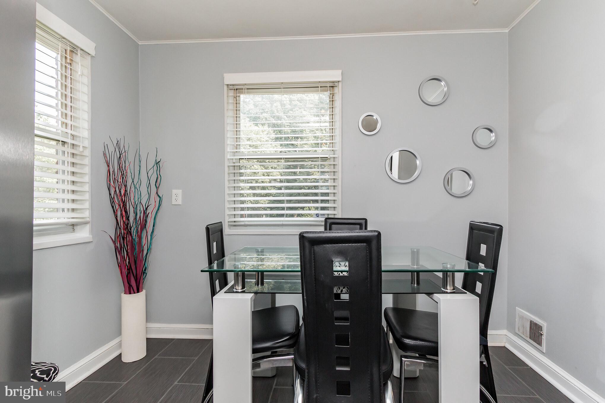 CAROLE HIGHLANDS - Residential