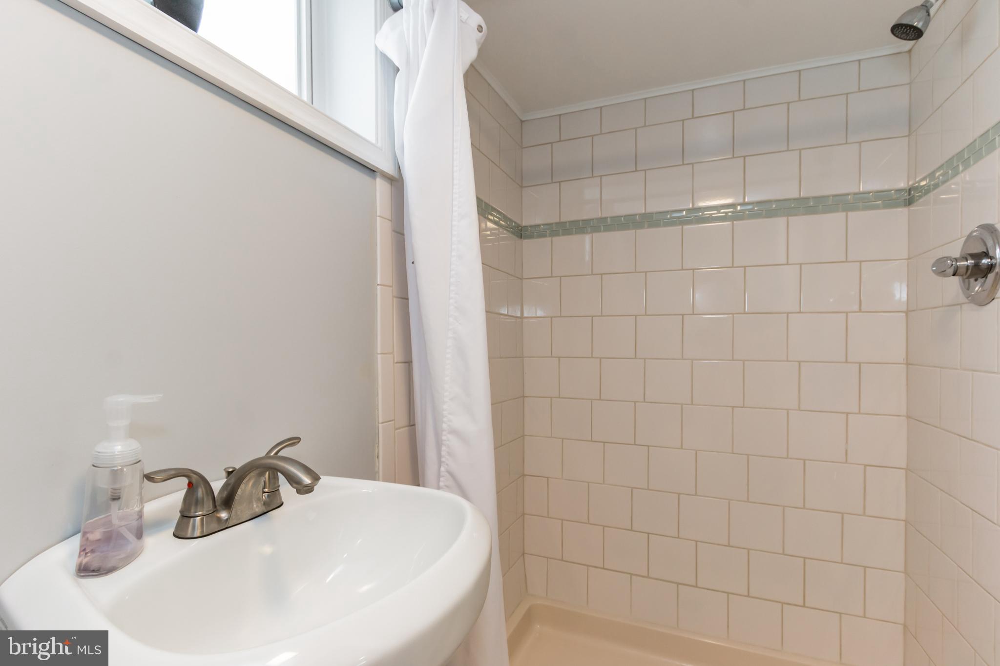 CAROLE HIGHLANDS - Residential