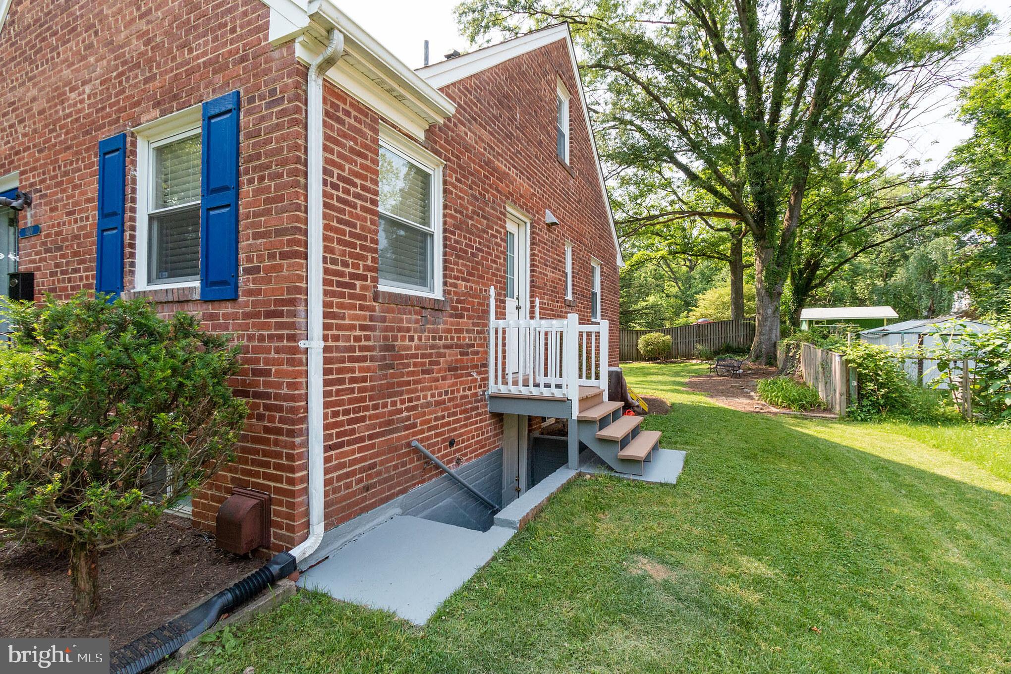 CAROLE HIGHLANDS - Residential