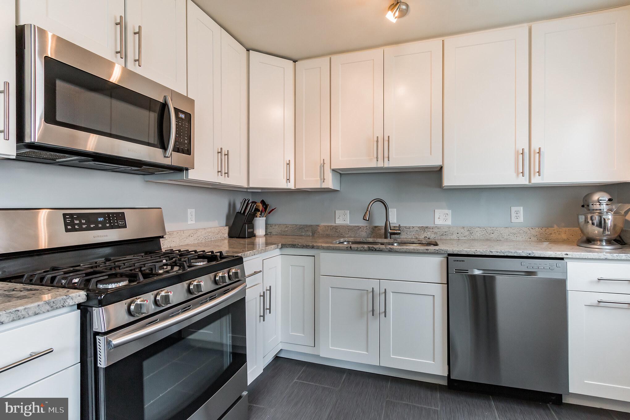 CAROLE HIGHLANDS - Residential