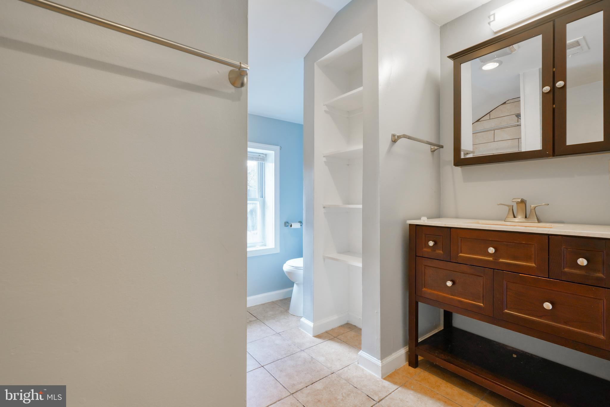 HOLLINS MARKET - Residential Lease