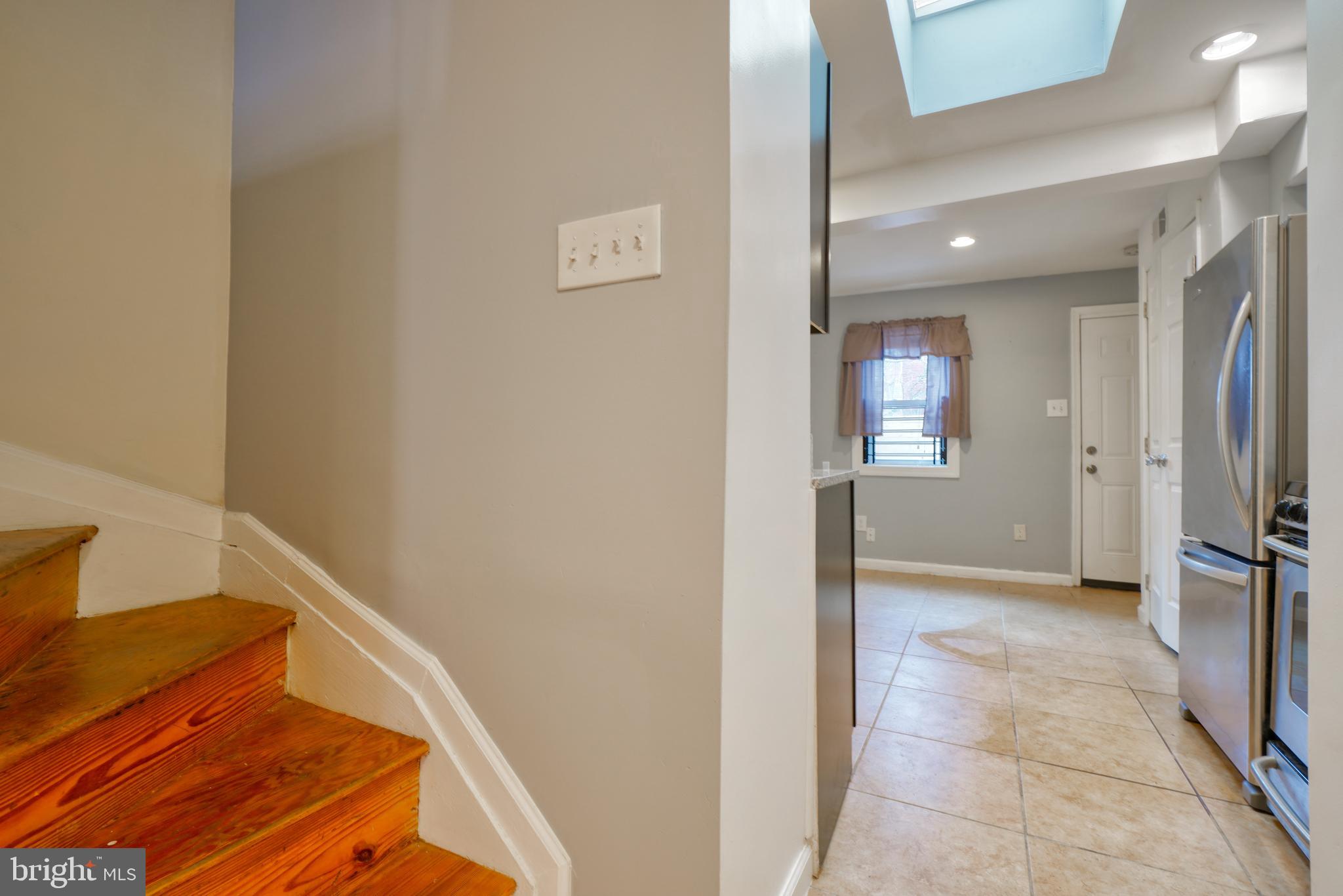 HOLLINS MARKET - Residential Lease