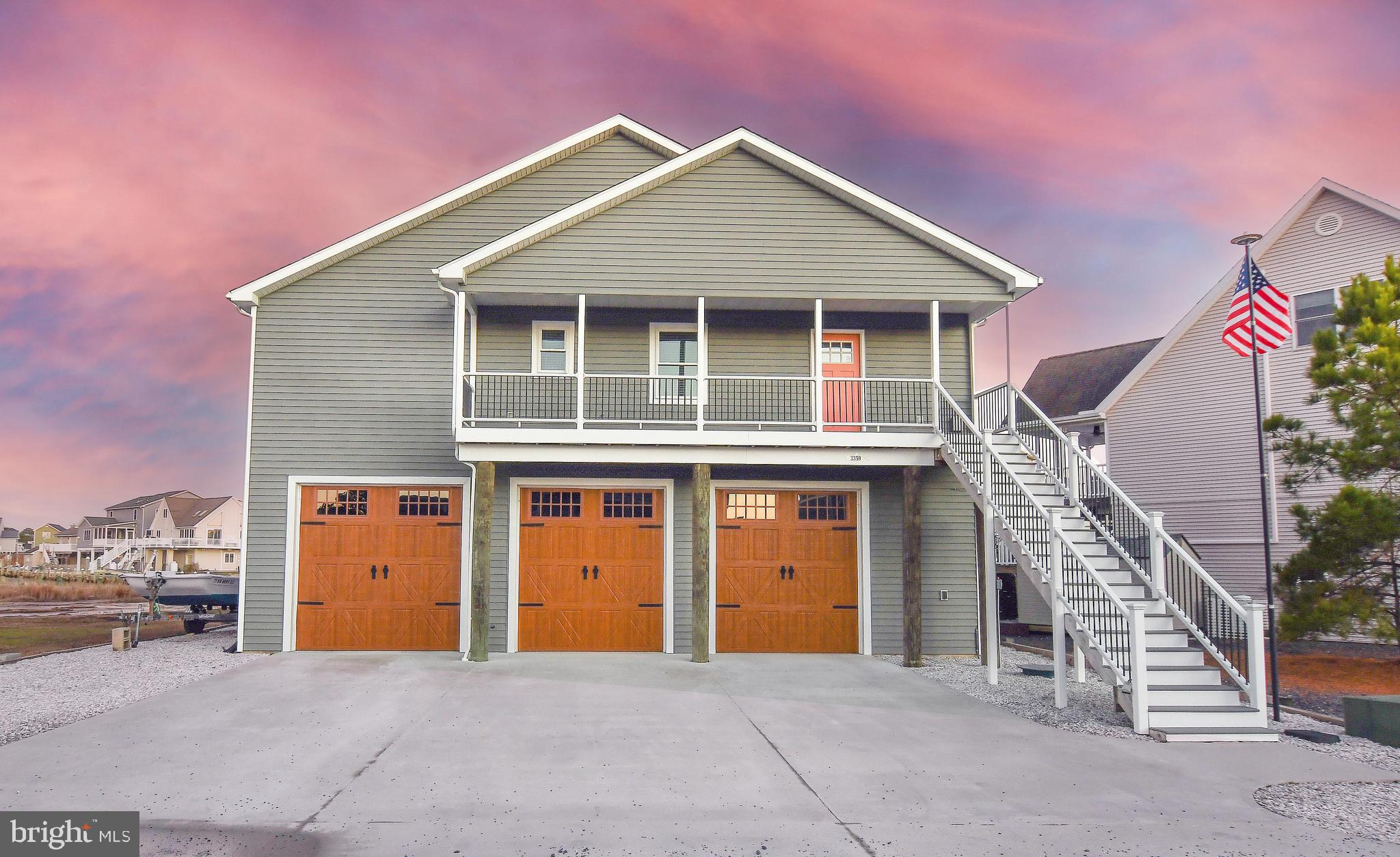 CAPTAIN'S COVE - Residential