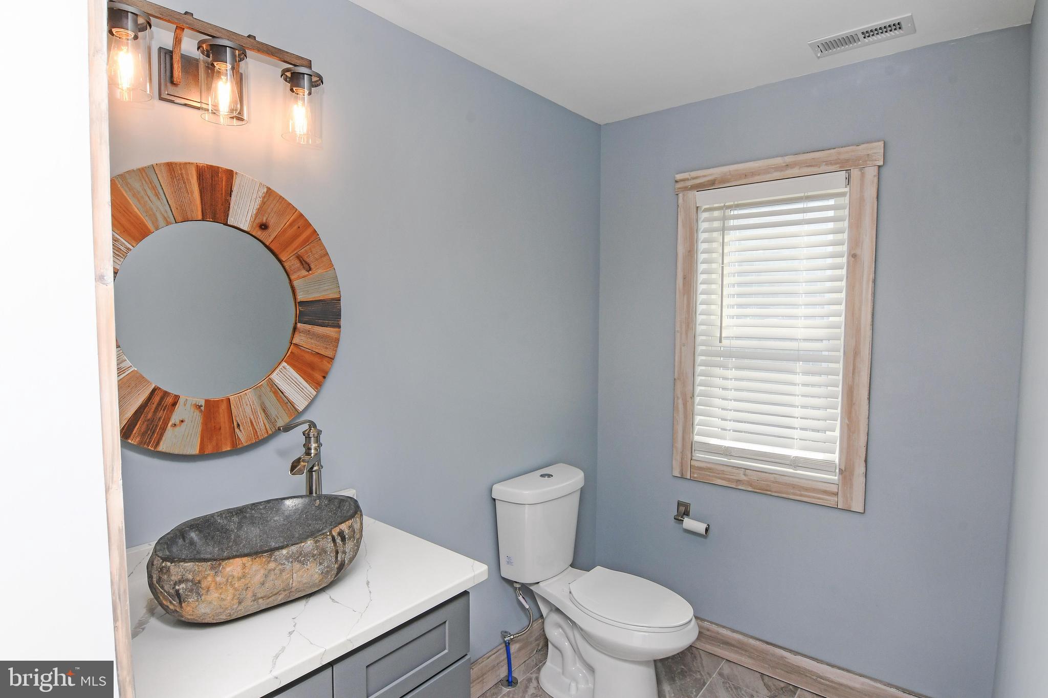 CAPTAIN'S COVE - Residential