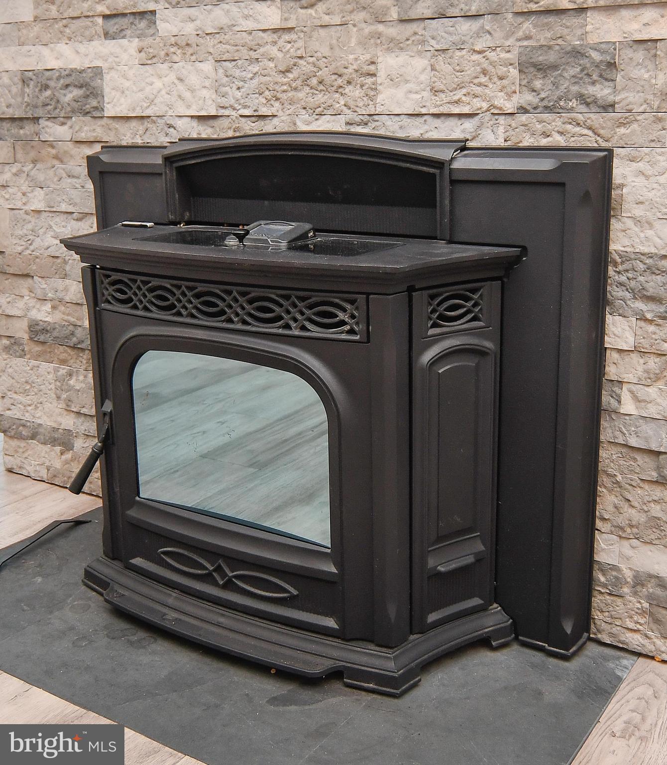 CAPTAIN'S COVE - Residential