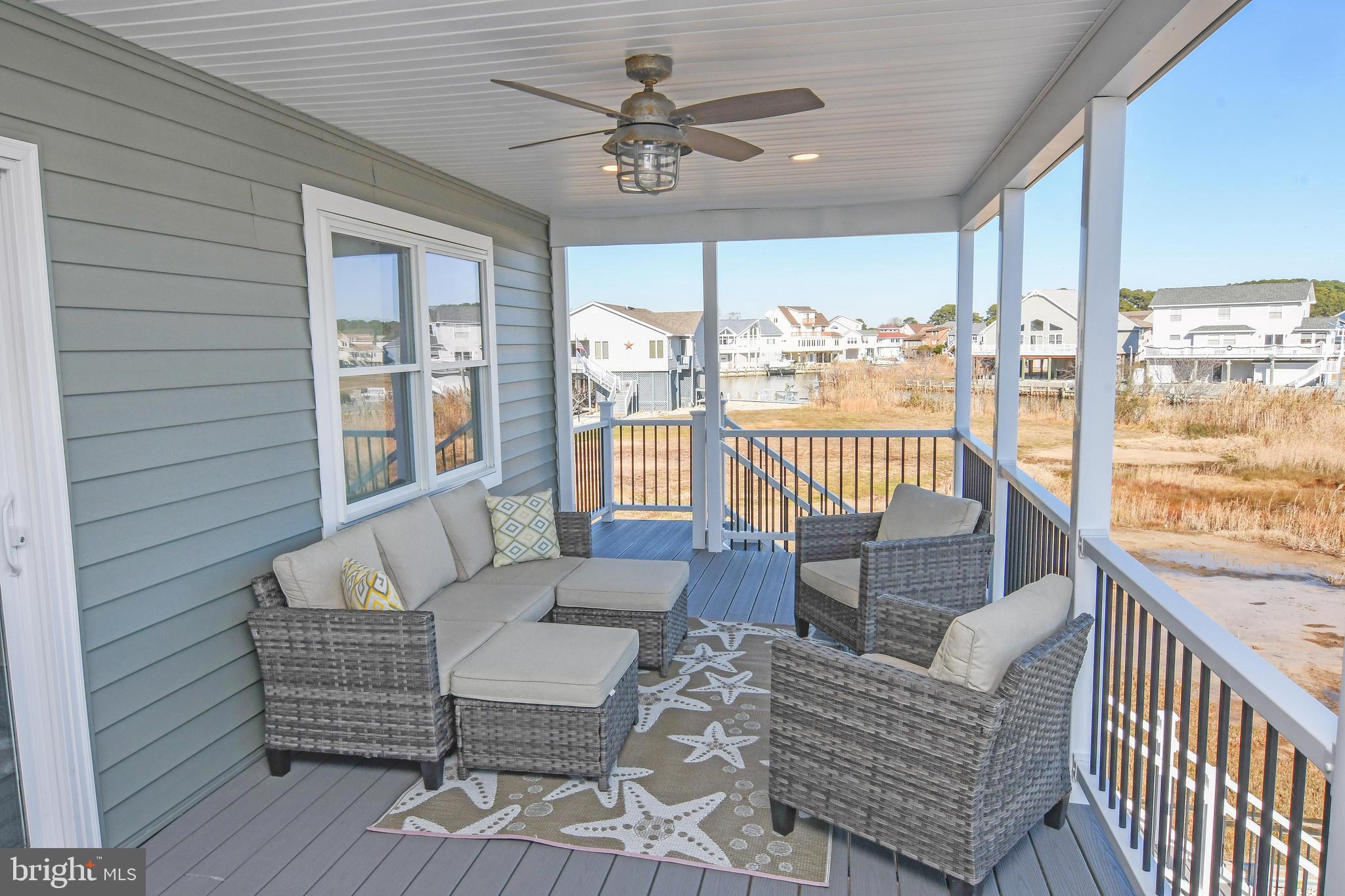 CAPTAIN'S COVE - Residential