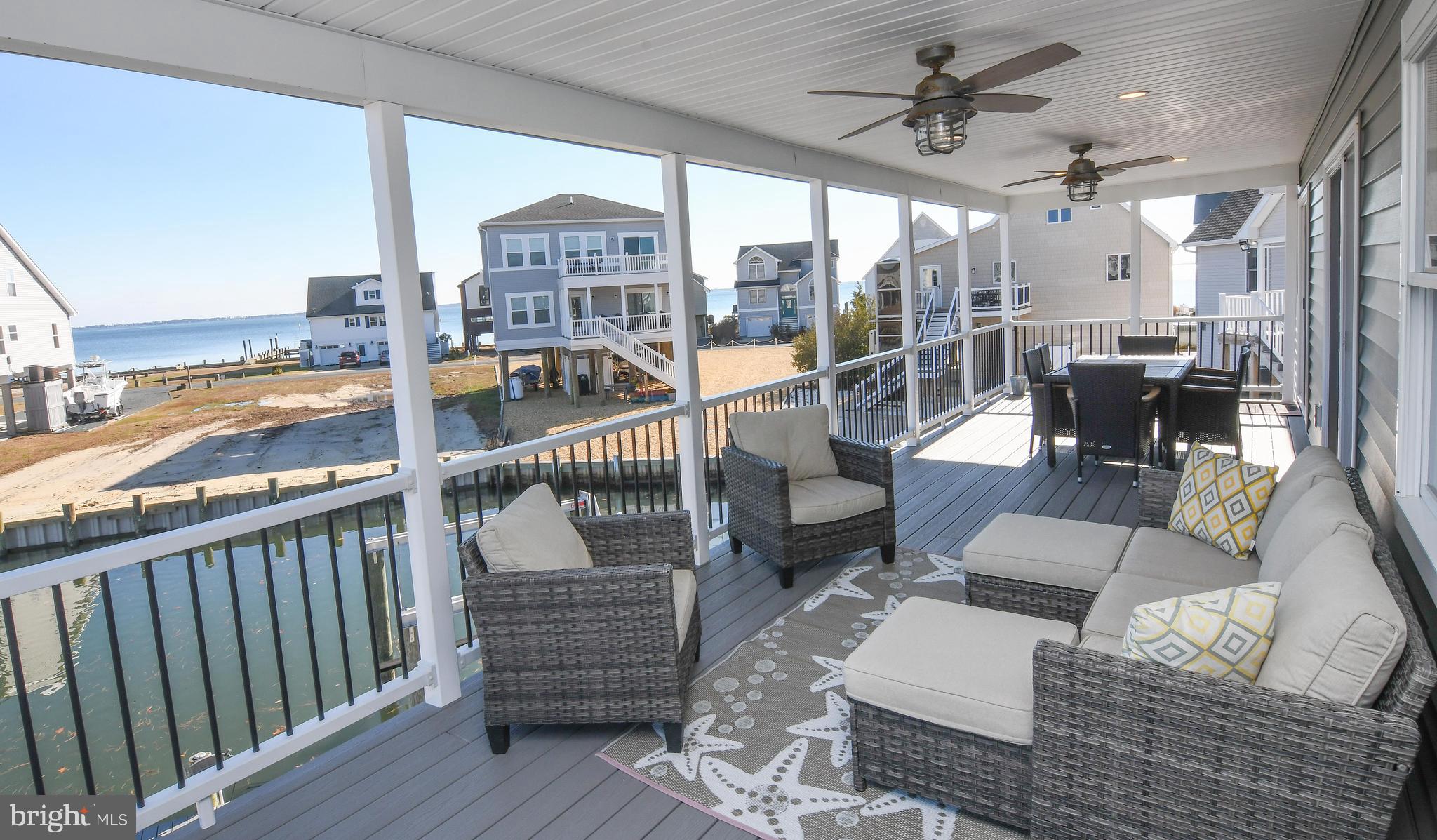 CAPTAIN'S COVE - Residential