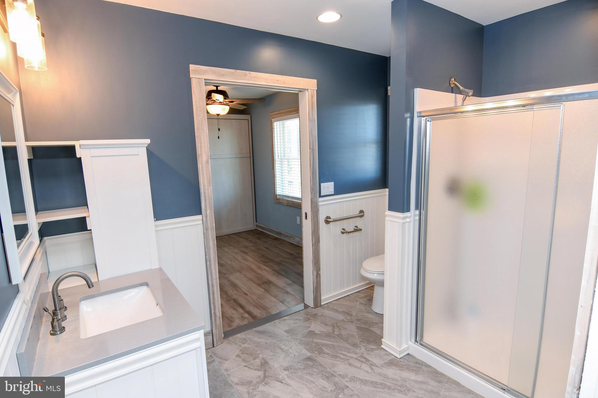 CAPTAIN'S COVE - Residential