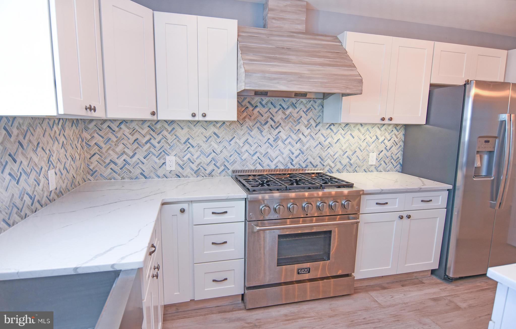 CAPTAIN'S COVE - Residential