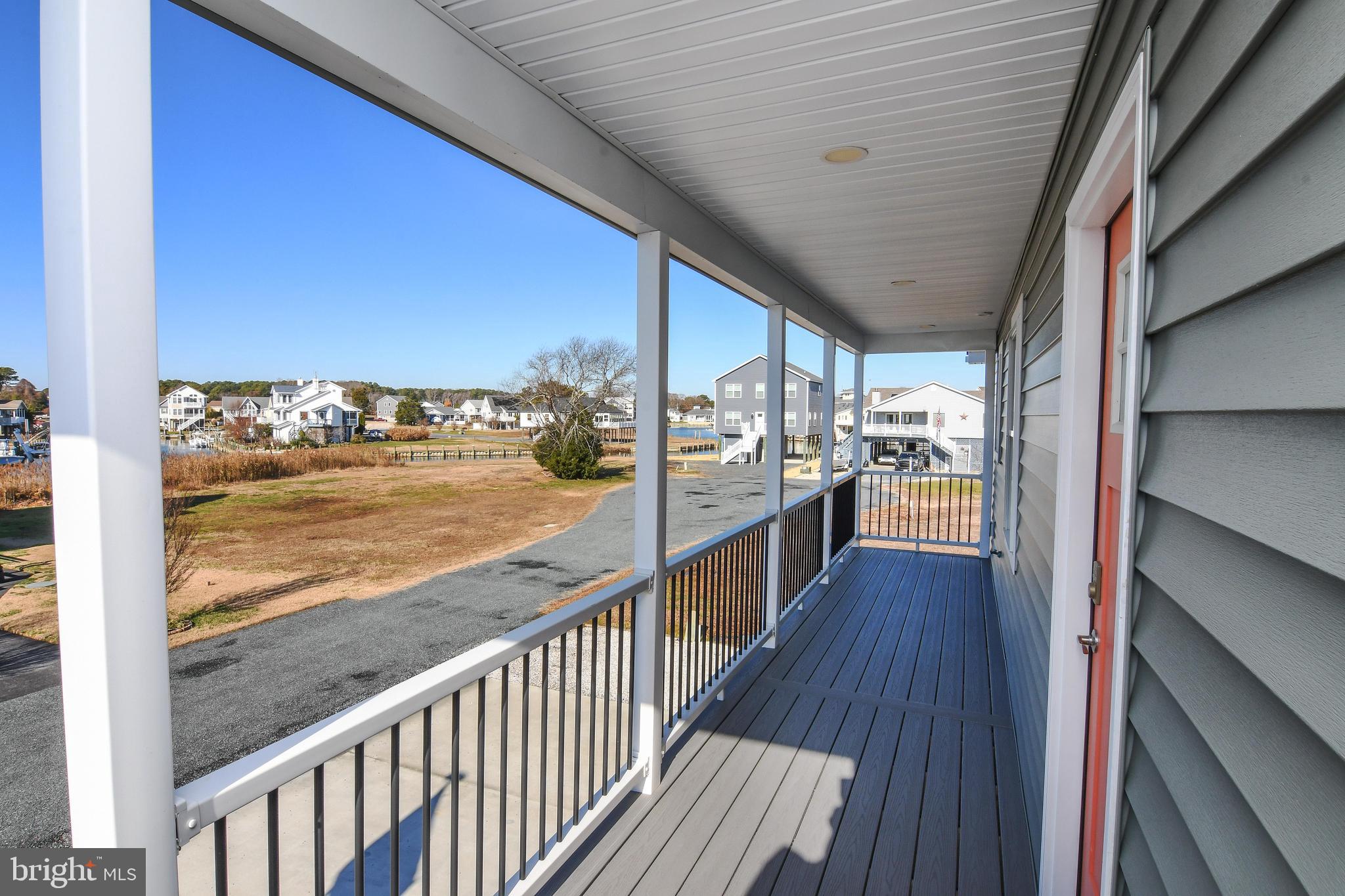 CAPTAIN'S COVE - Residential