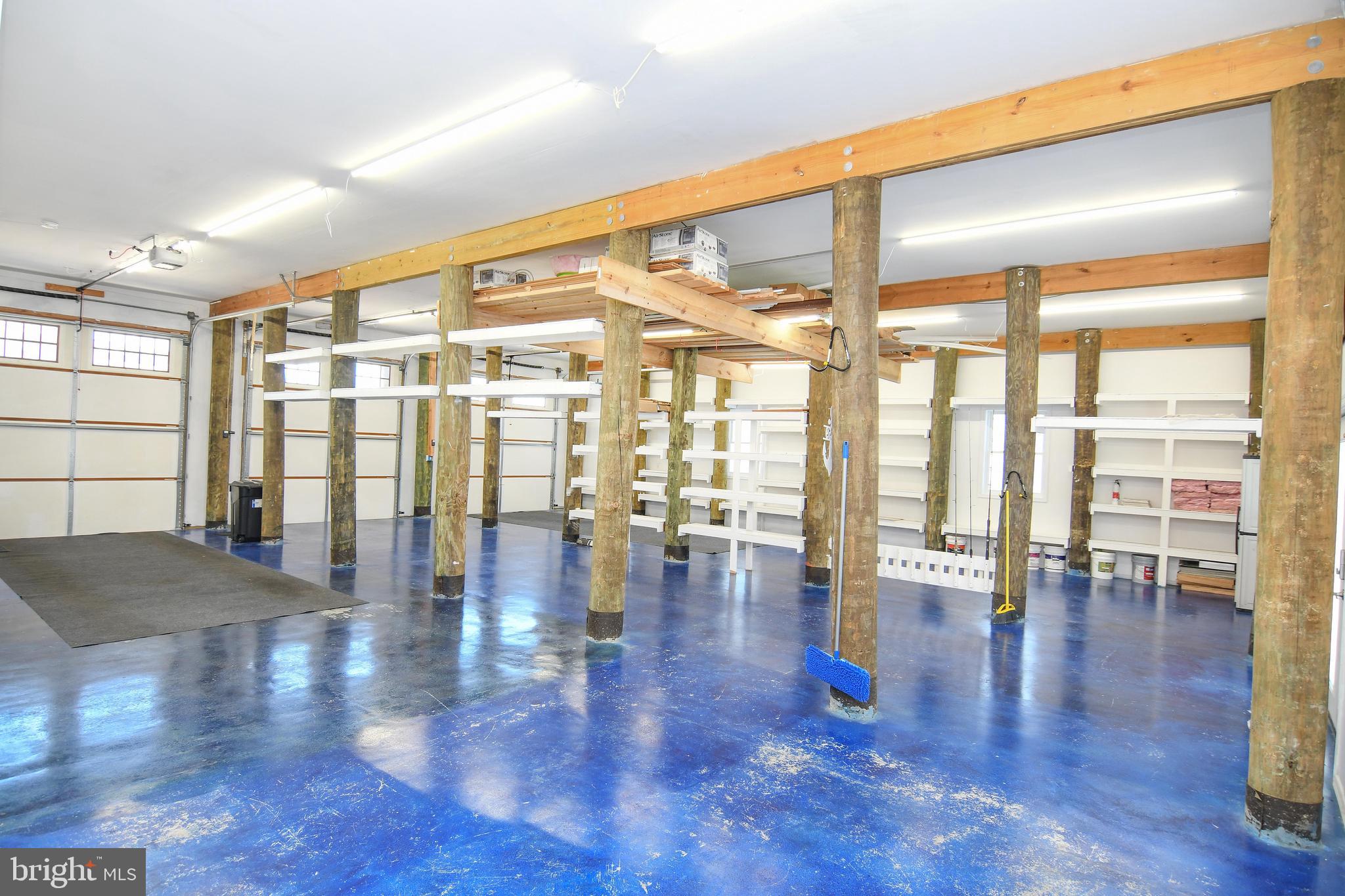 CAPTAIN'S COVE - Residential