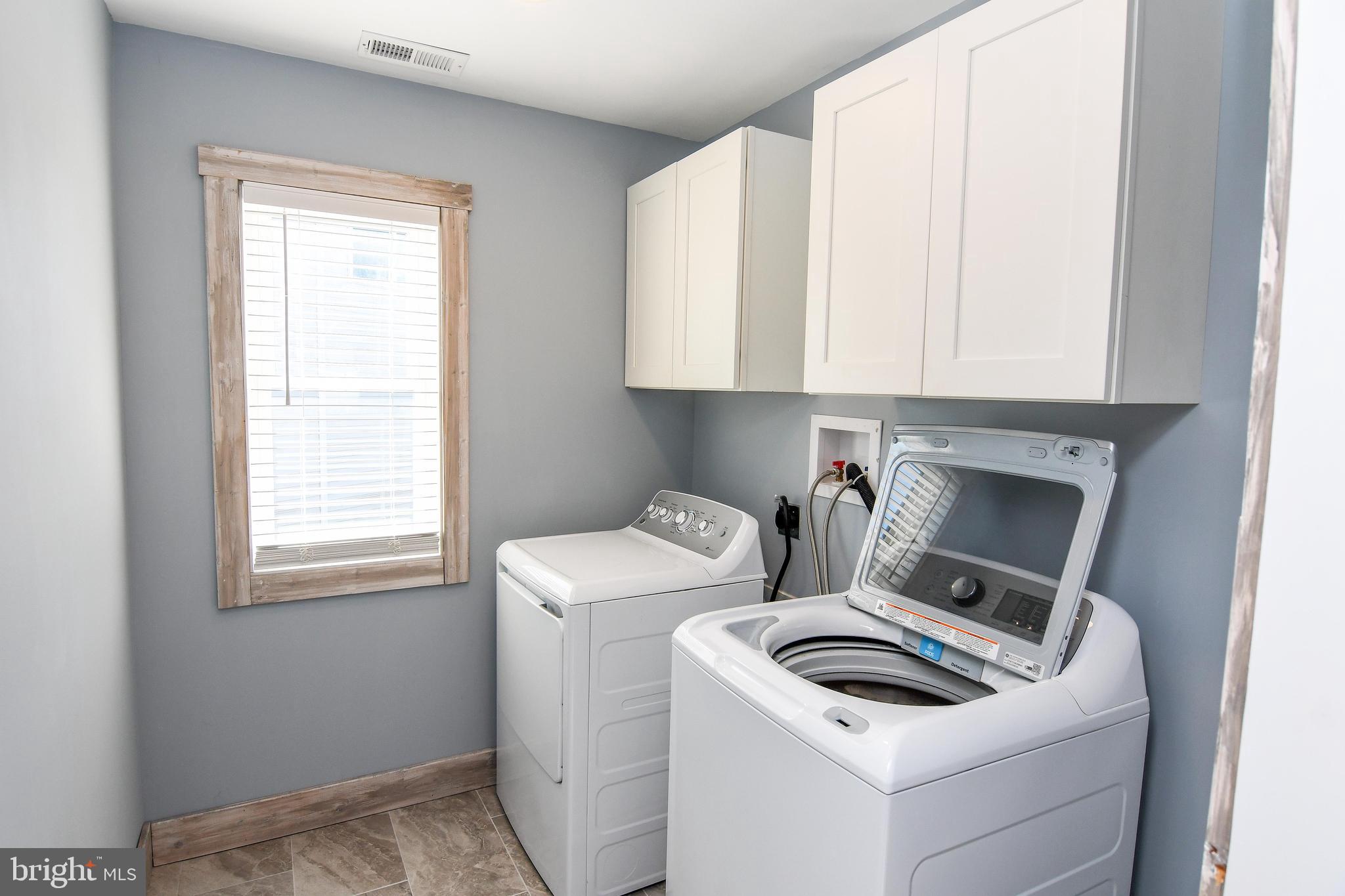 CAPTAIN'S COVE - Residential