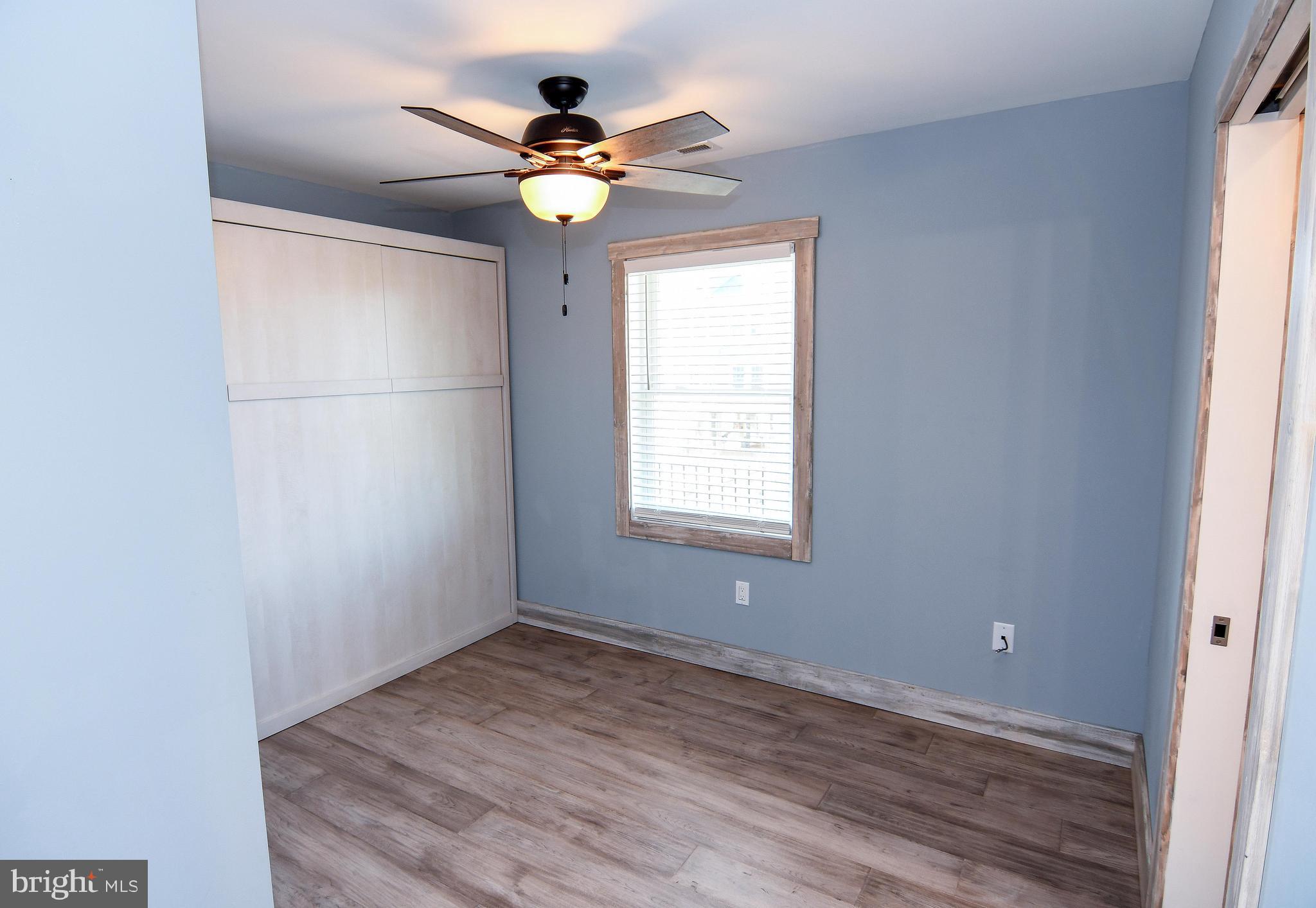 CAPTAIN'S COVE - Residential