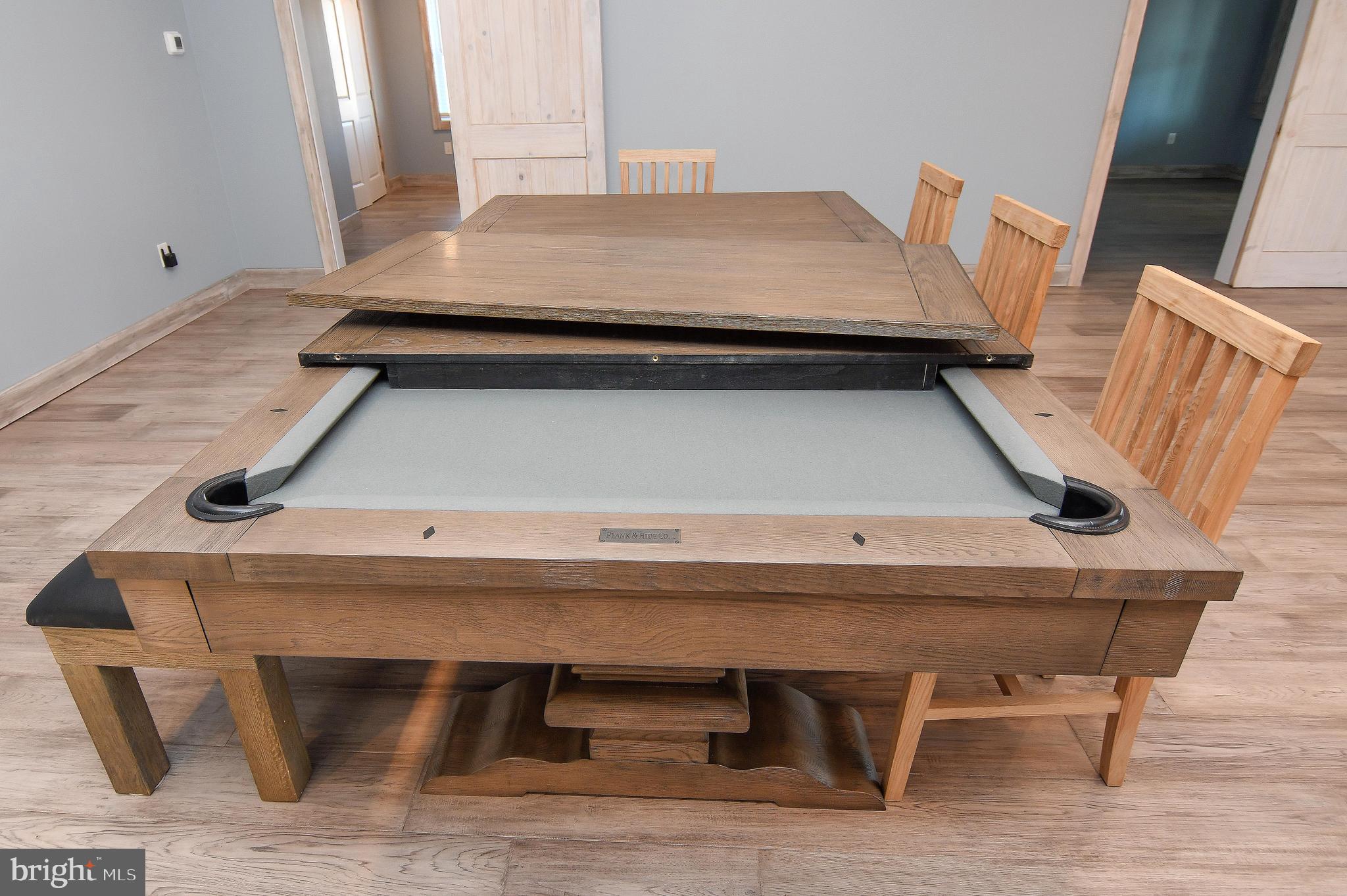 CAPTAIN'S COVE - Residential