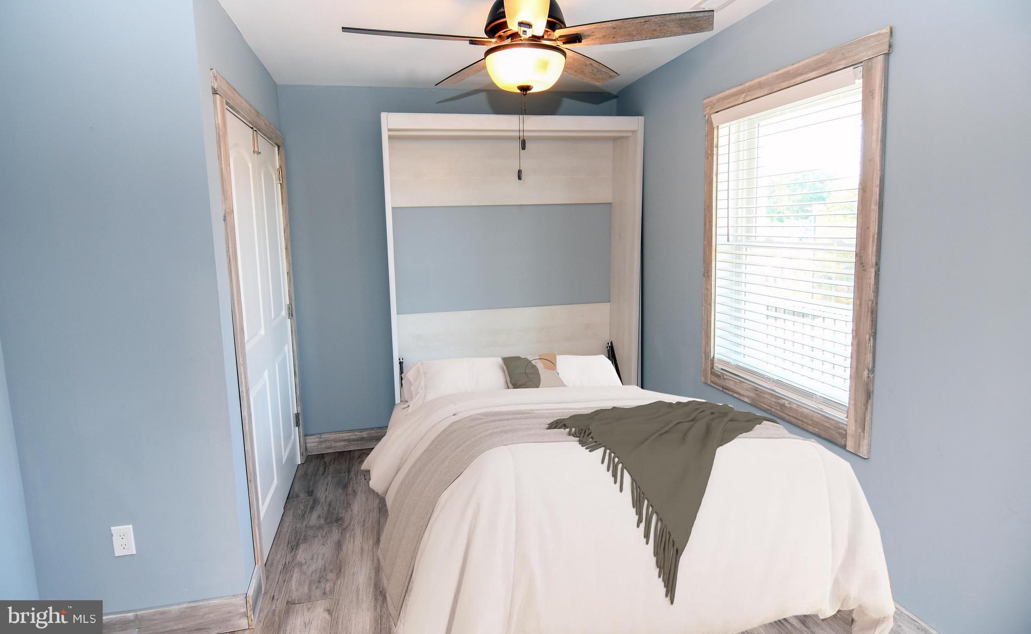 CAPTAIN'S COVE - Residential