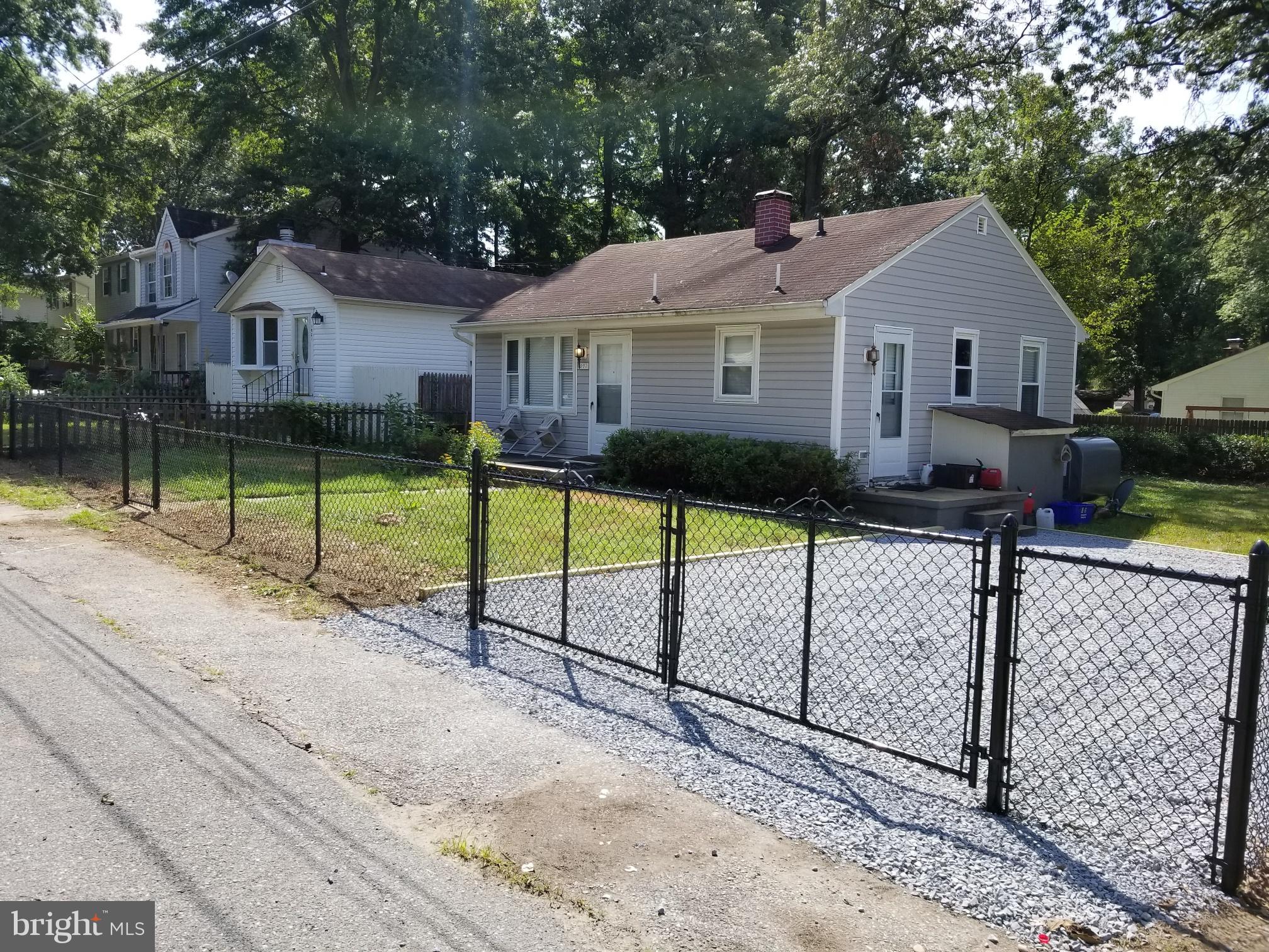 WOODLAND BEACH - Residential Lease