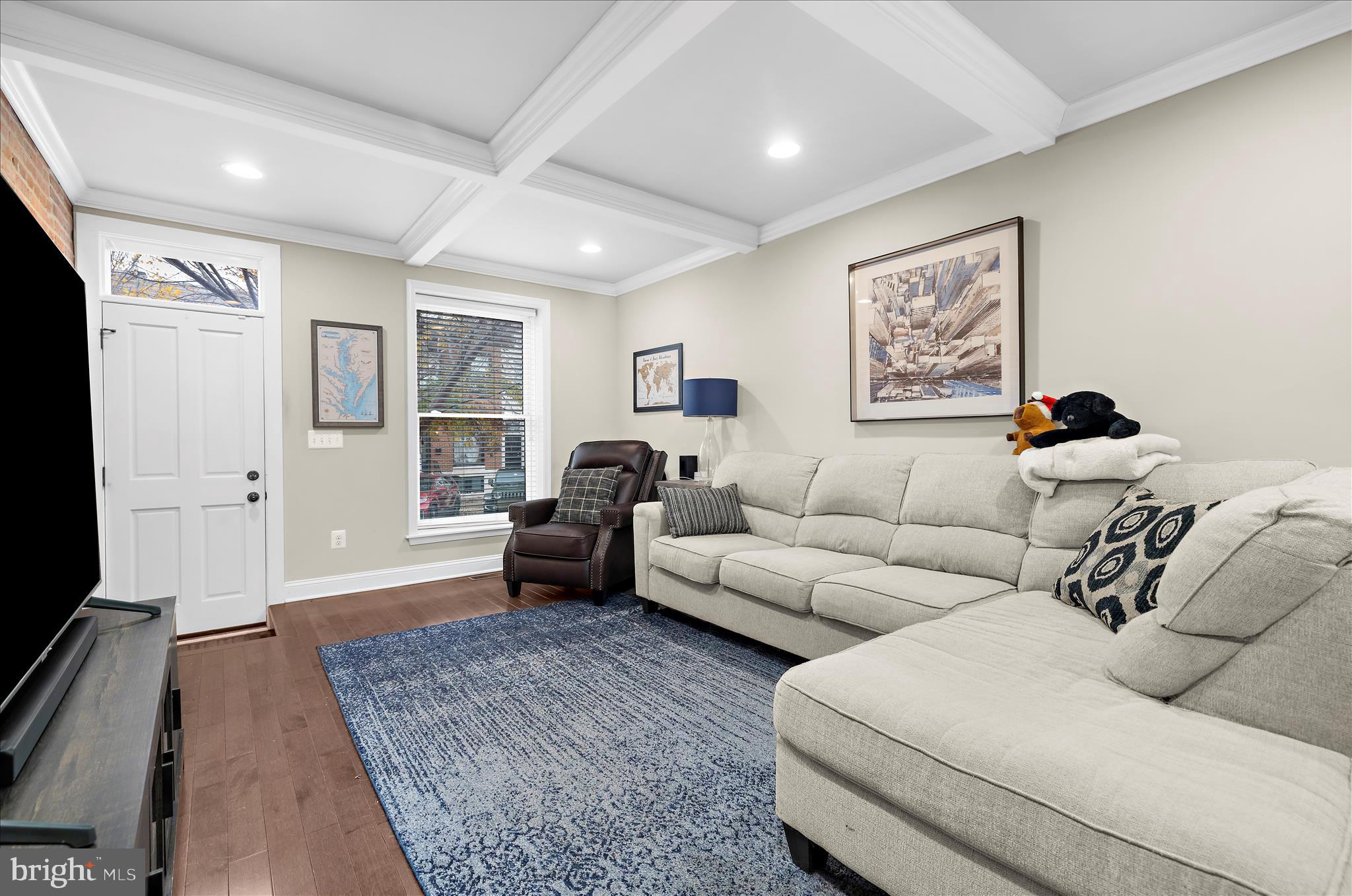 932 S CLINTON STREET S