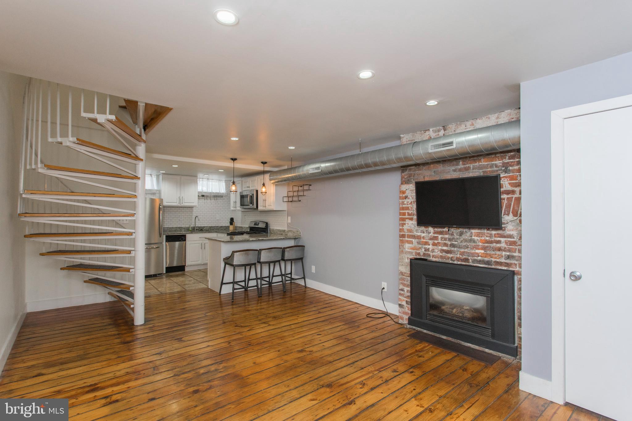 WASHINGTON SQ WEST - Residential