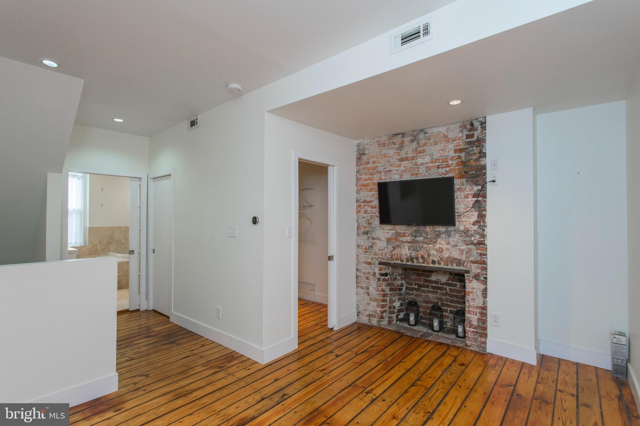 WASHINGTON SQ WEST - Residential